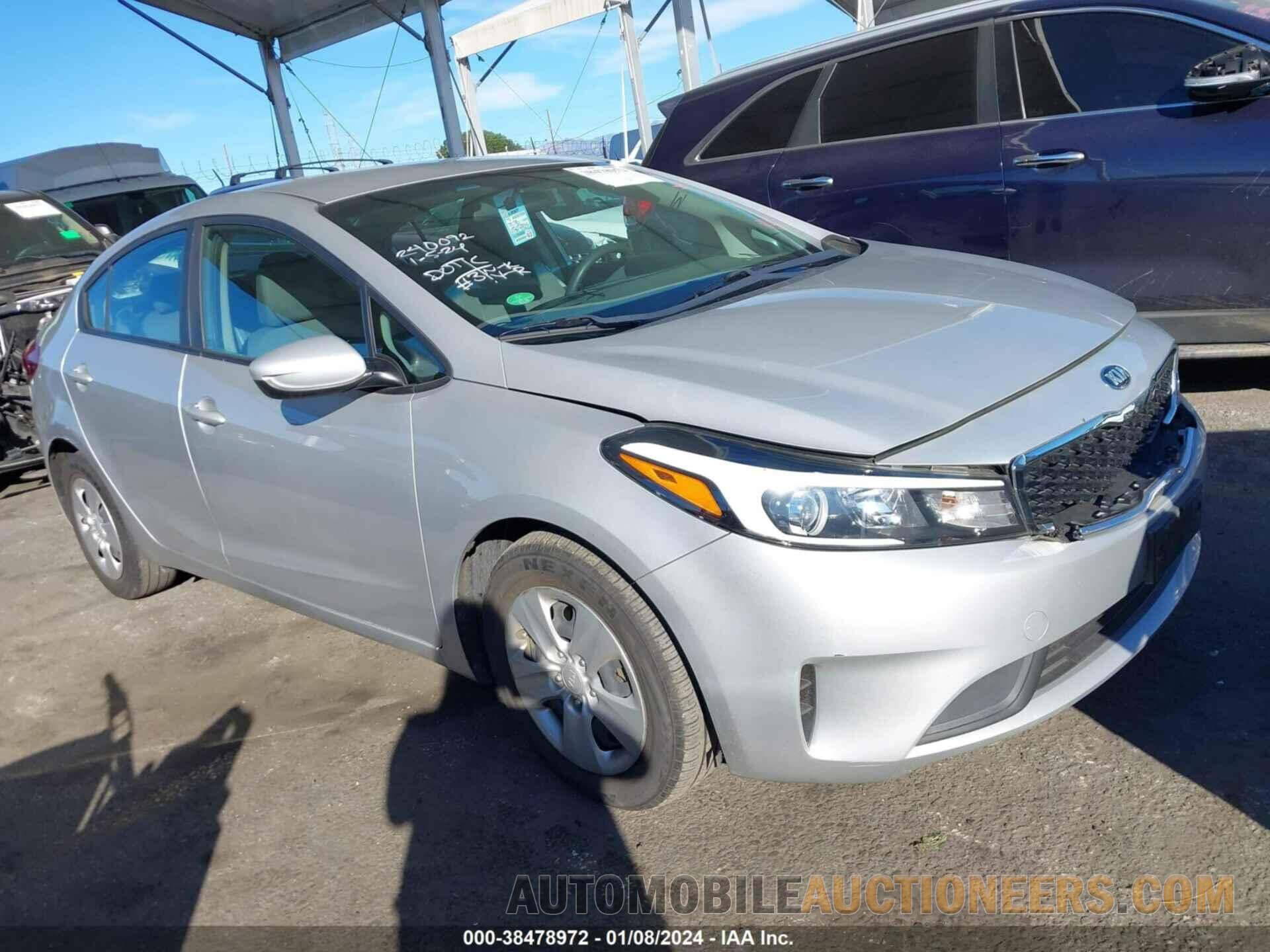 3KPFK4A75JE274925 KIA FORTE 2018