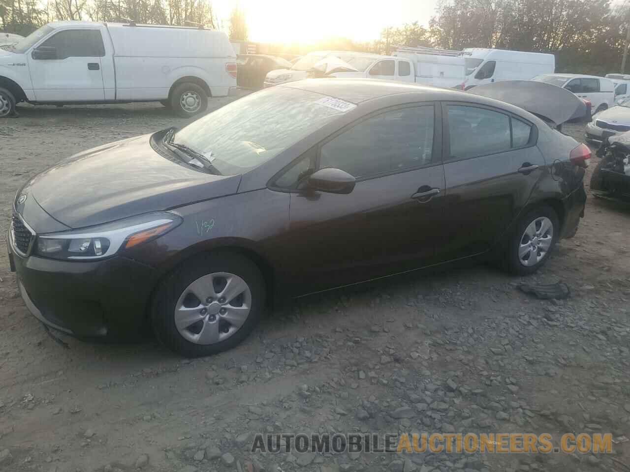 3KPFK4A76JE167401 KIA FORTE 2018