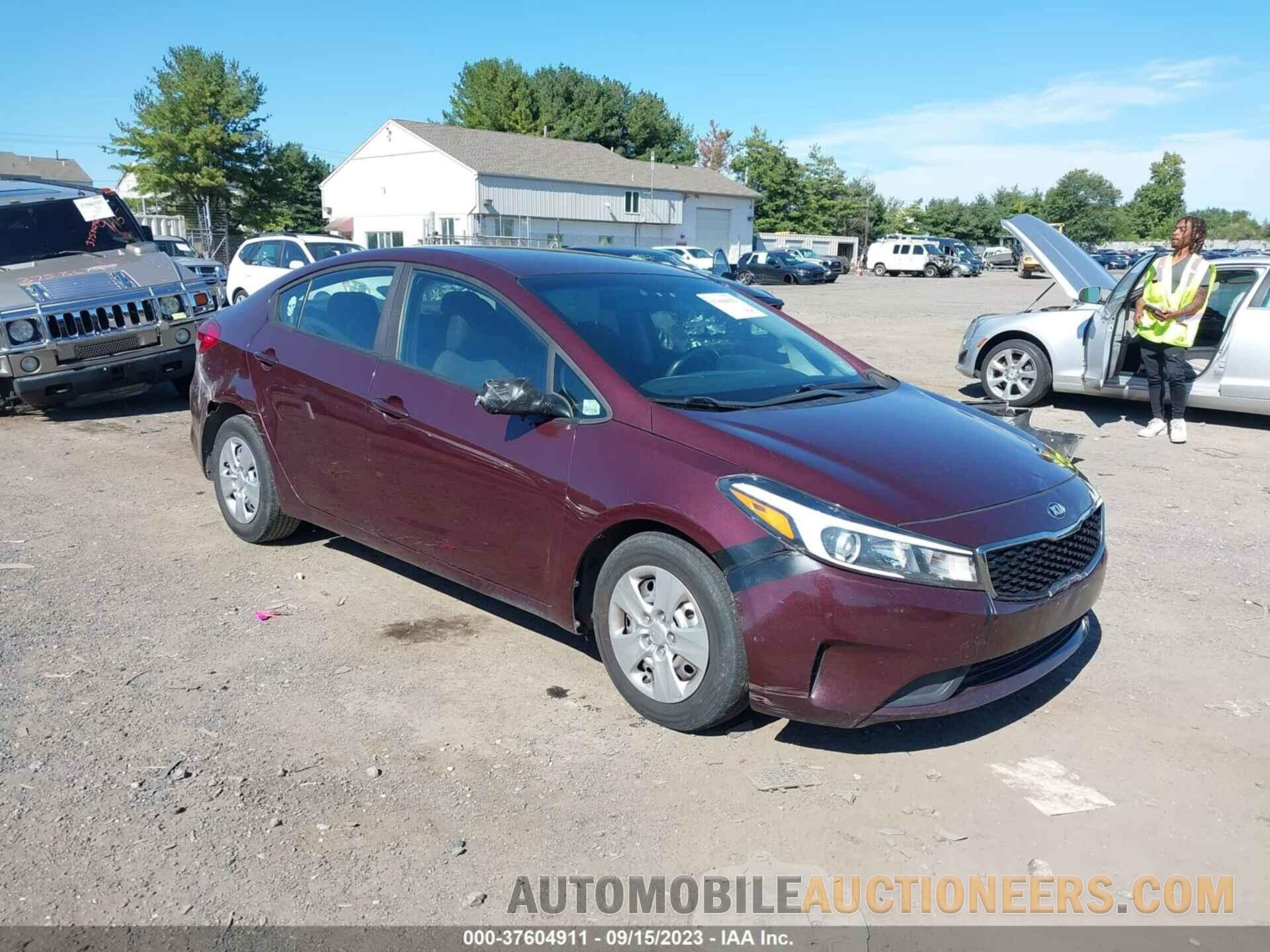 3KPFK4A76JE190256 KIA FORTE 2018