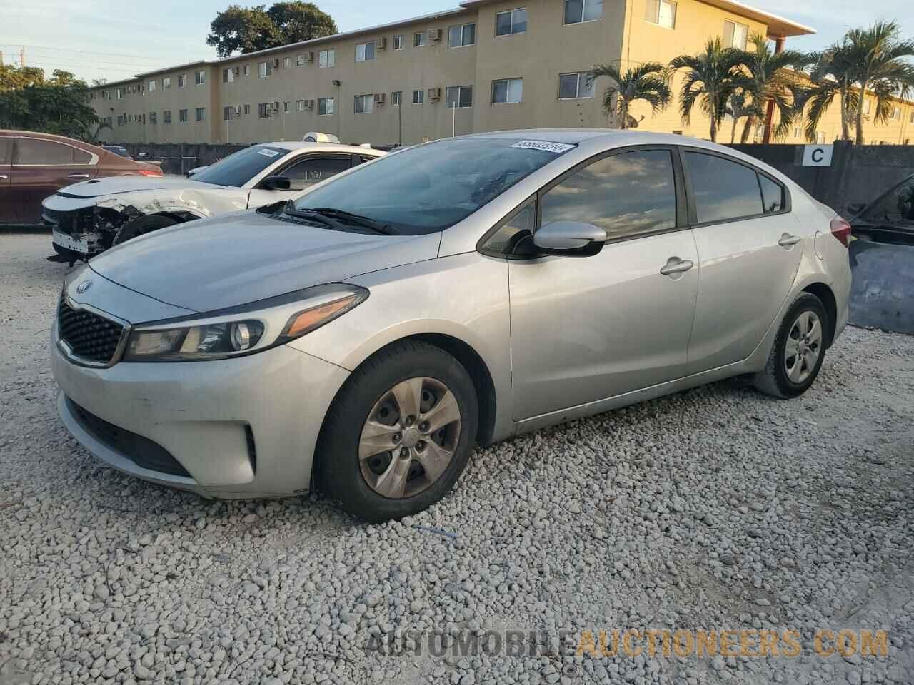 3KPFK4A76JE205693 KIA FORTE 2018