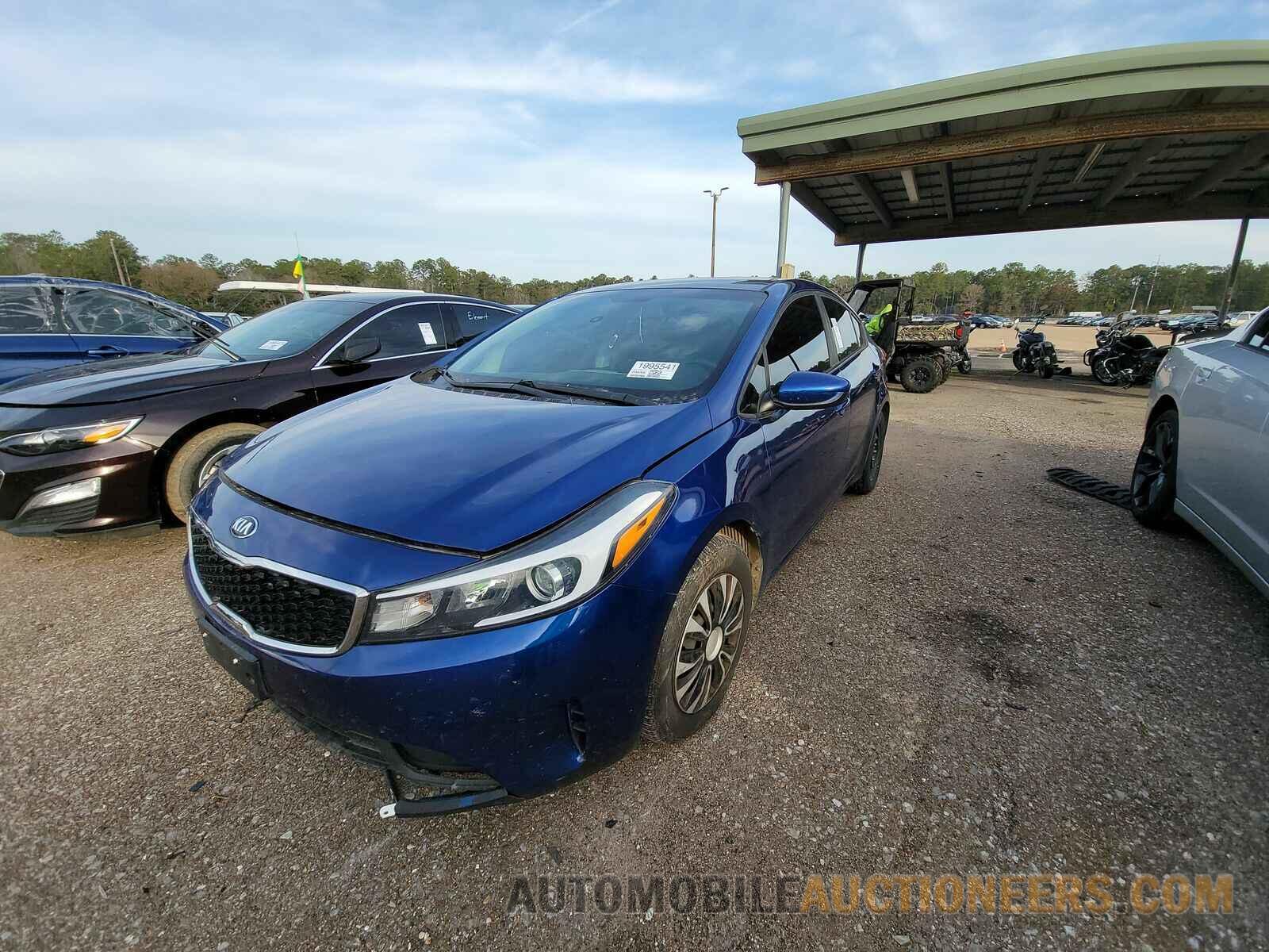 3KPFK4A76JE221179 Kia Forte LX 2018