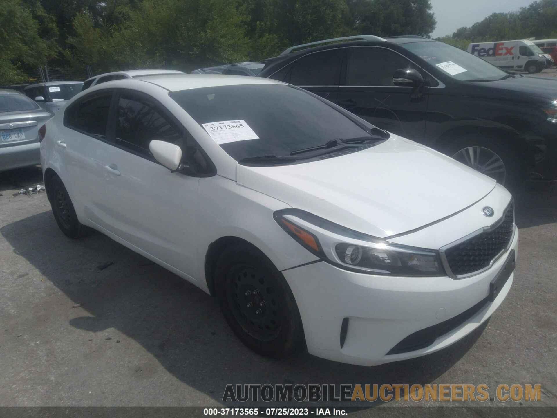 3KPFK4A76JE245563 KIA FORTE 2018