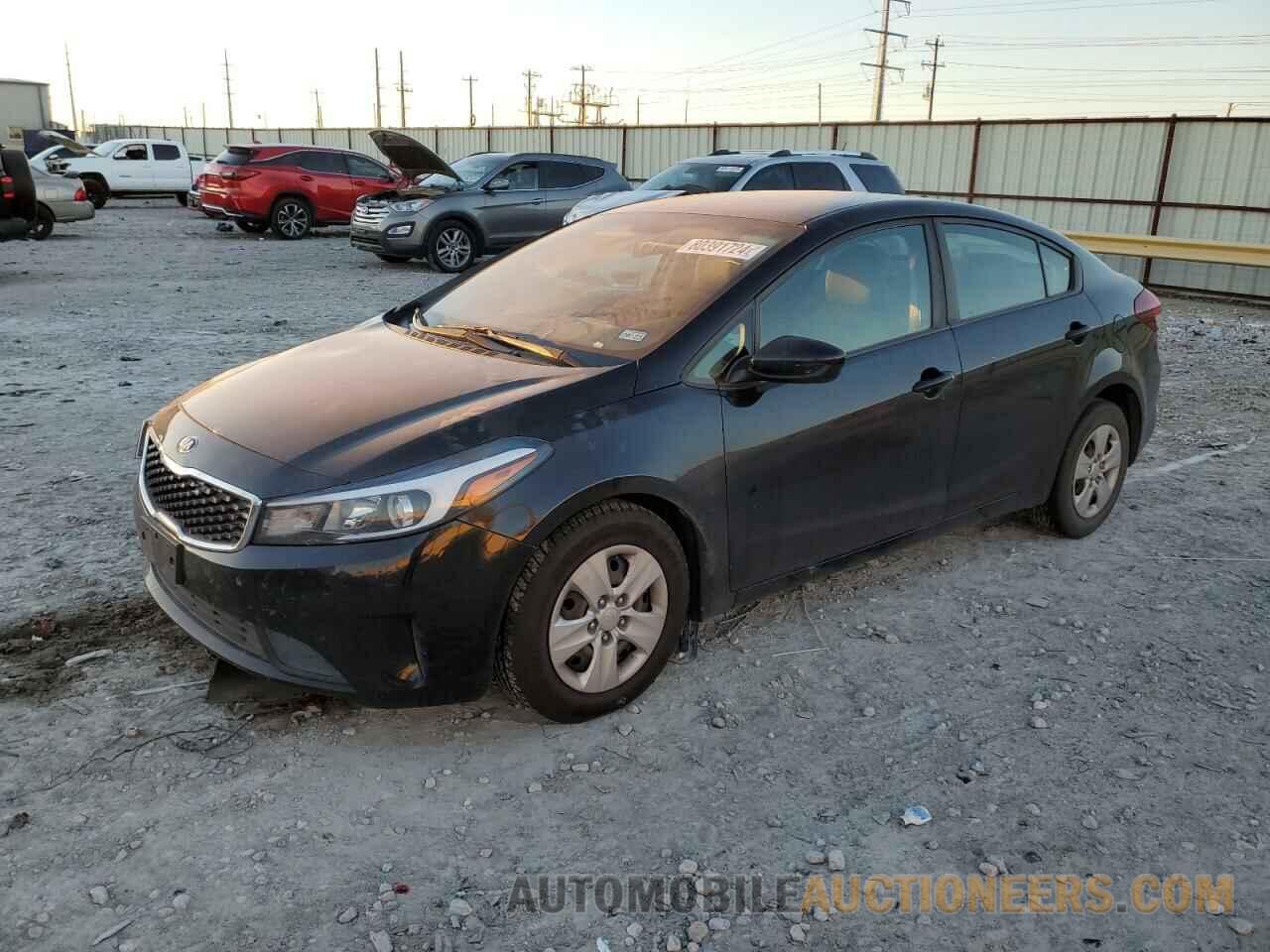 3KPFK4A77HE082755 KIA FORTE 2017