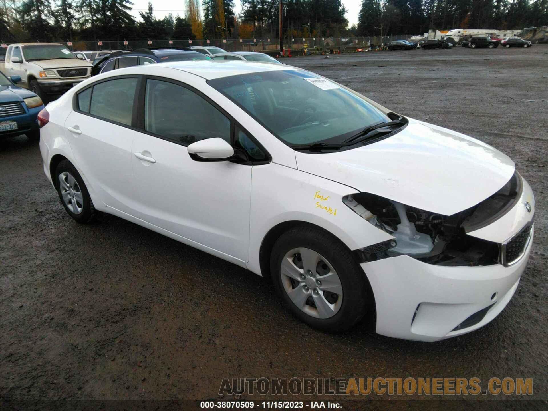 3KPFK4A77JE274537 KIA FORTE 2018