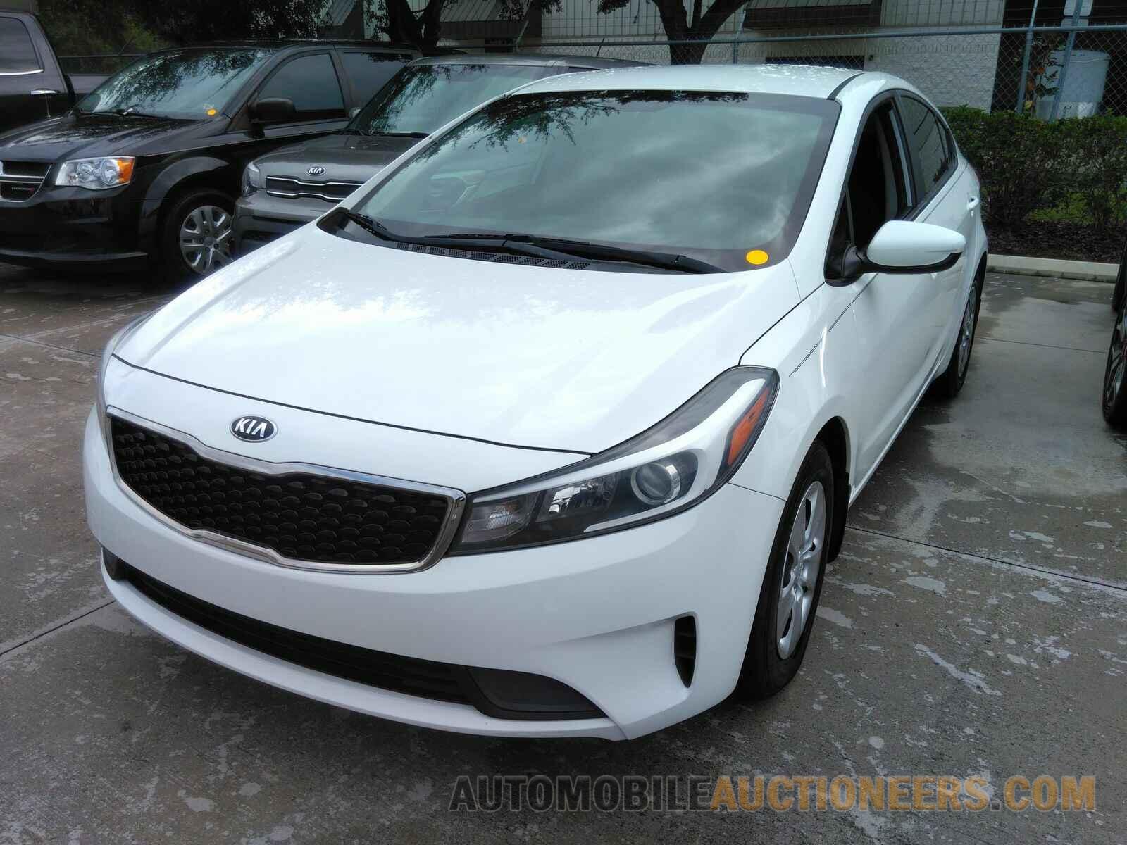 3KPFK4A78HE068492 Kia Forte LX 2017