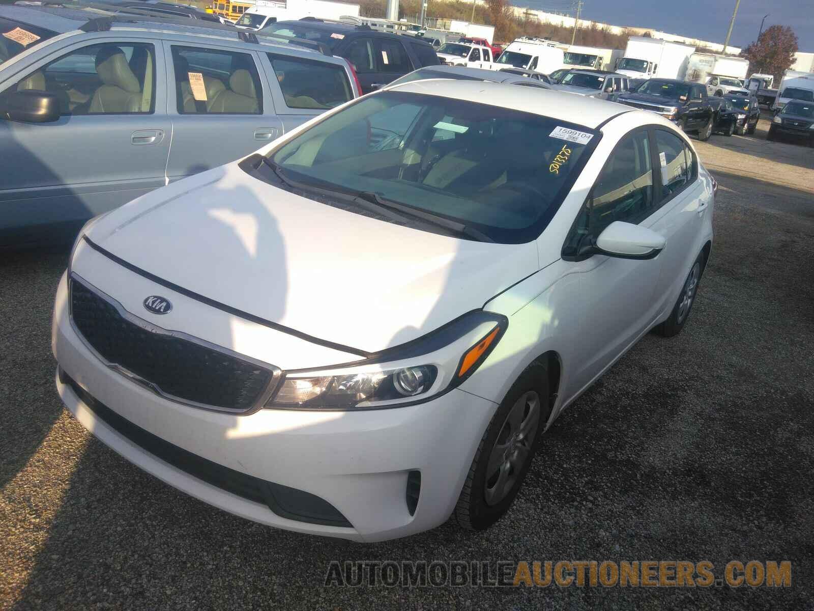 3KPFK4A78HE084823 Kia Forte LX 2017