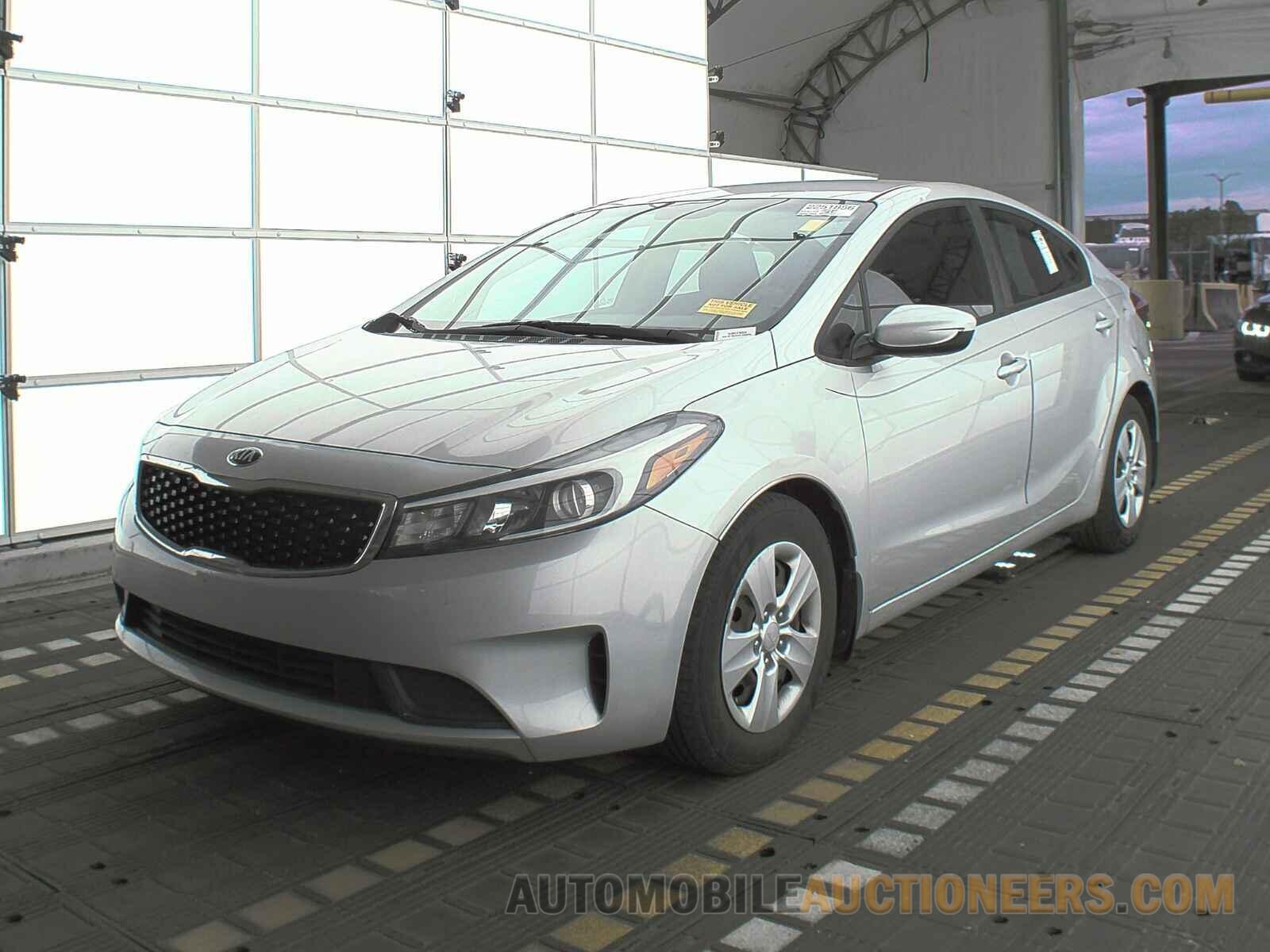 3KPFK4A78HE142882 Kia Forte LX 2017