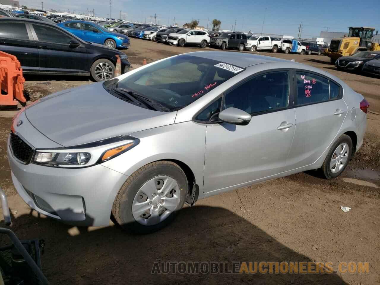 3KPFK4A78JE193272 KIA FORTE 2018