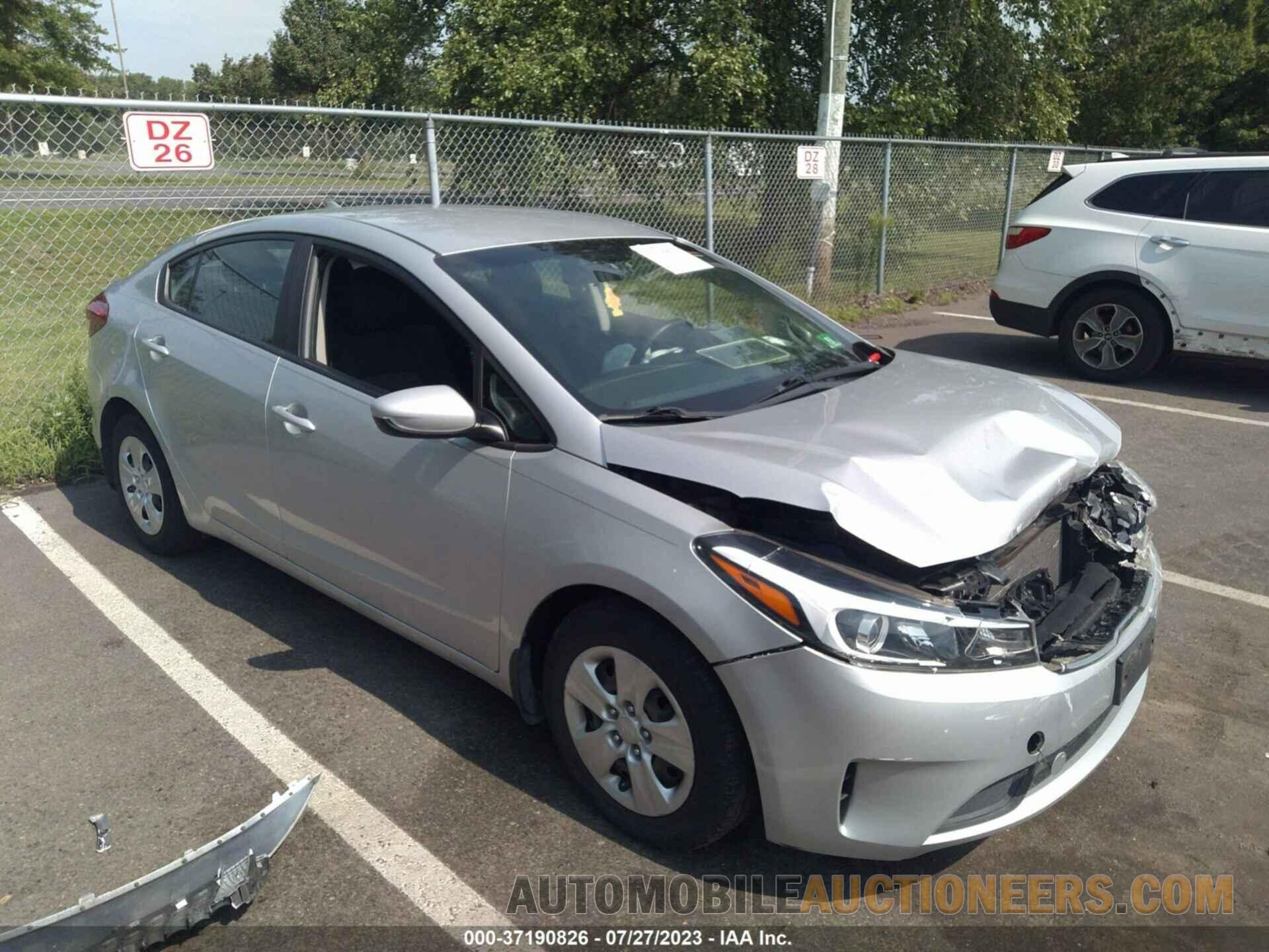 3KPFK4A78JE211995 KIA FORTE 2018