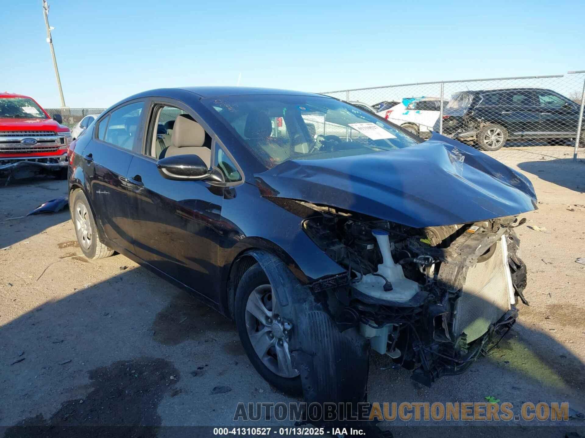 3KPFK4A78JE238629 KIA FORTE 2018