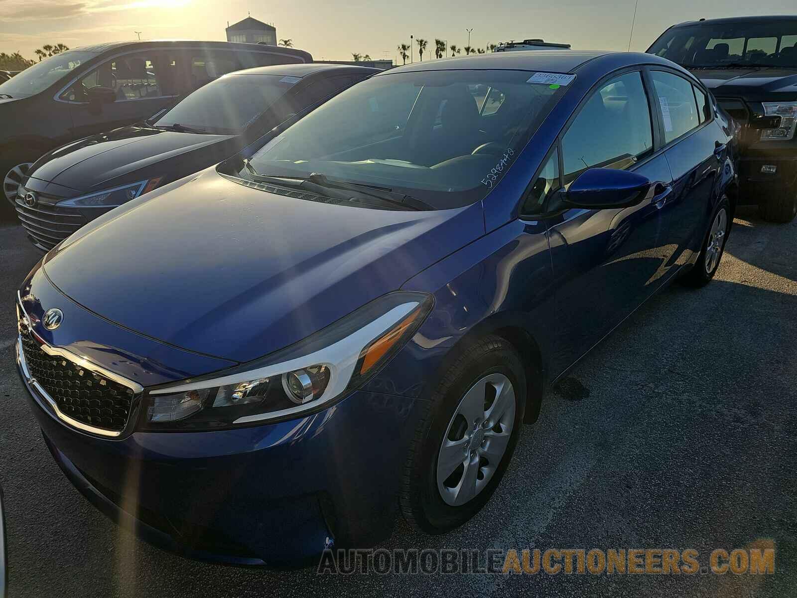 3KPFK4A78JE261070 Kia Forte LX 2018