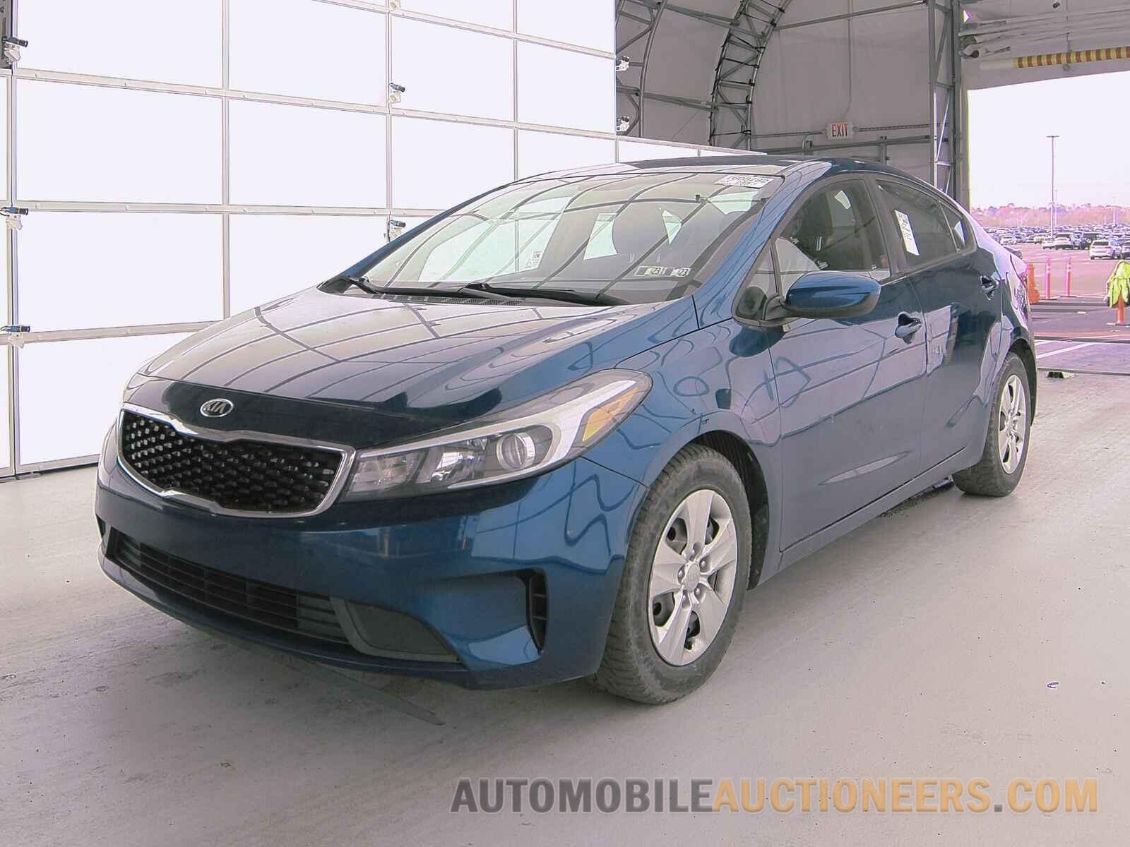 3KPFK4A78JE282081 Kia Forte LX 2018