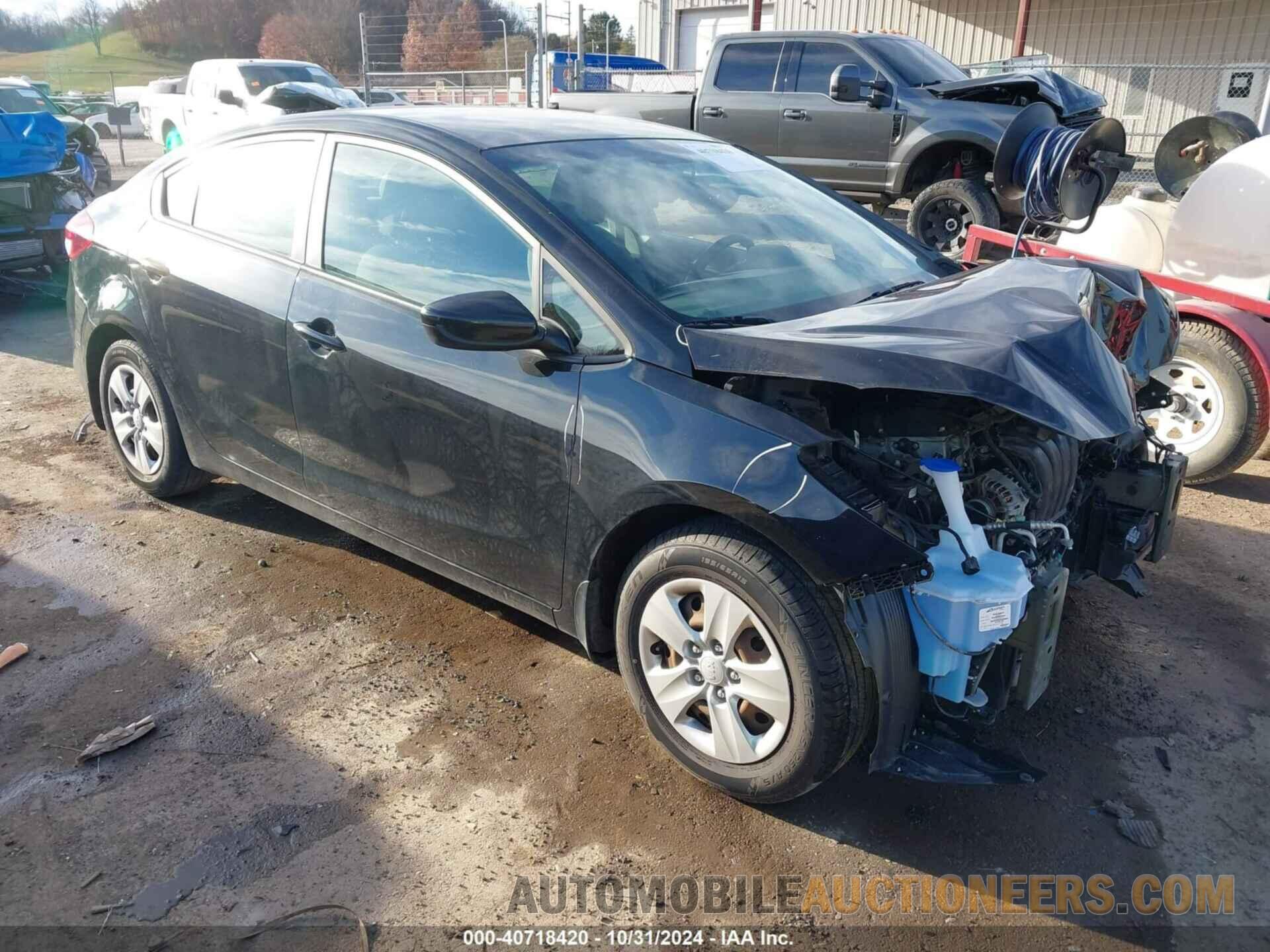 3KPFK4A79HE015137 KIA FORTE 2017