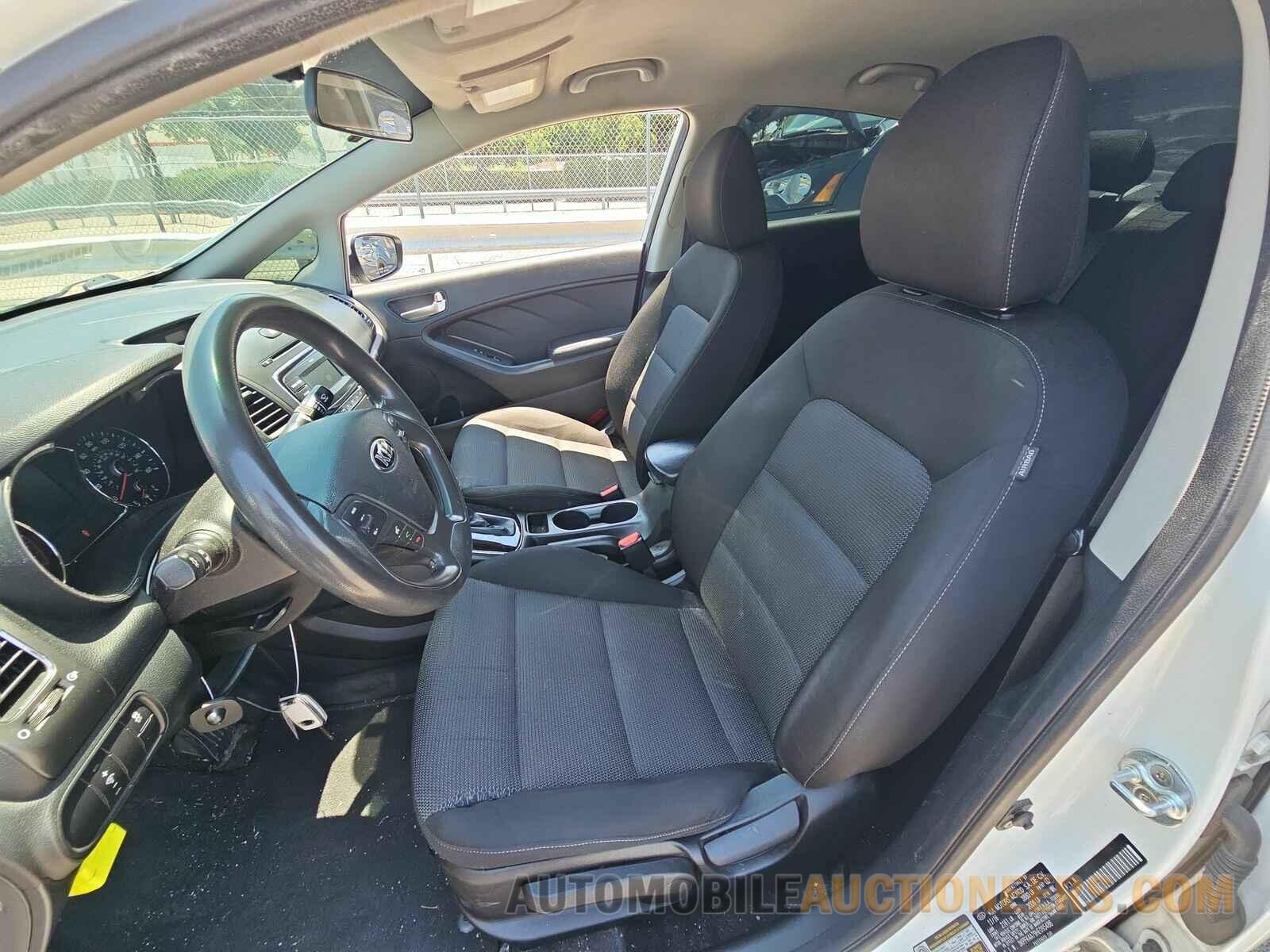 3KPFK4A79HE095488 Kia Forte LX 2017