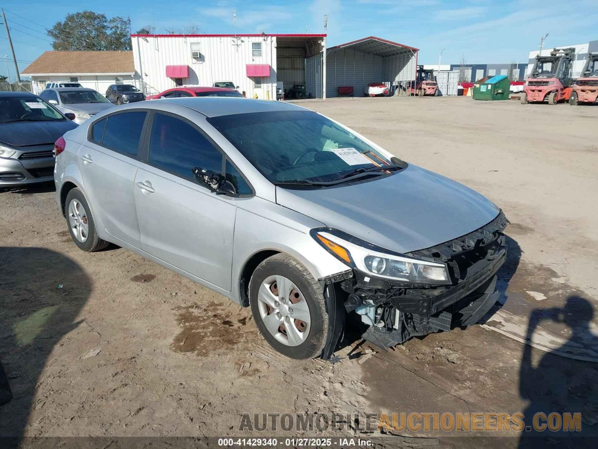 3KPFK4A79JE183575 KIA FORTE 2018