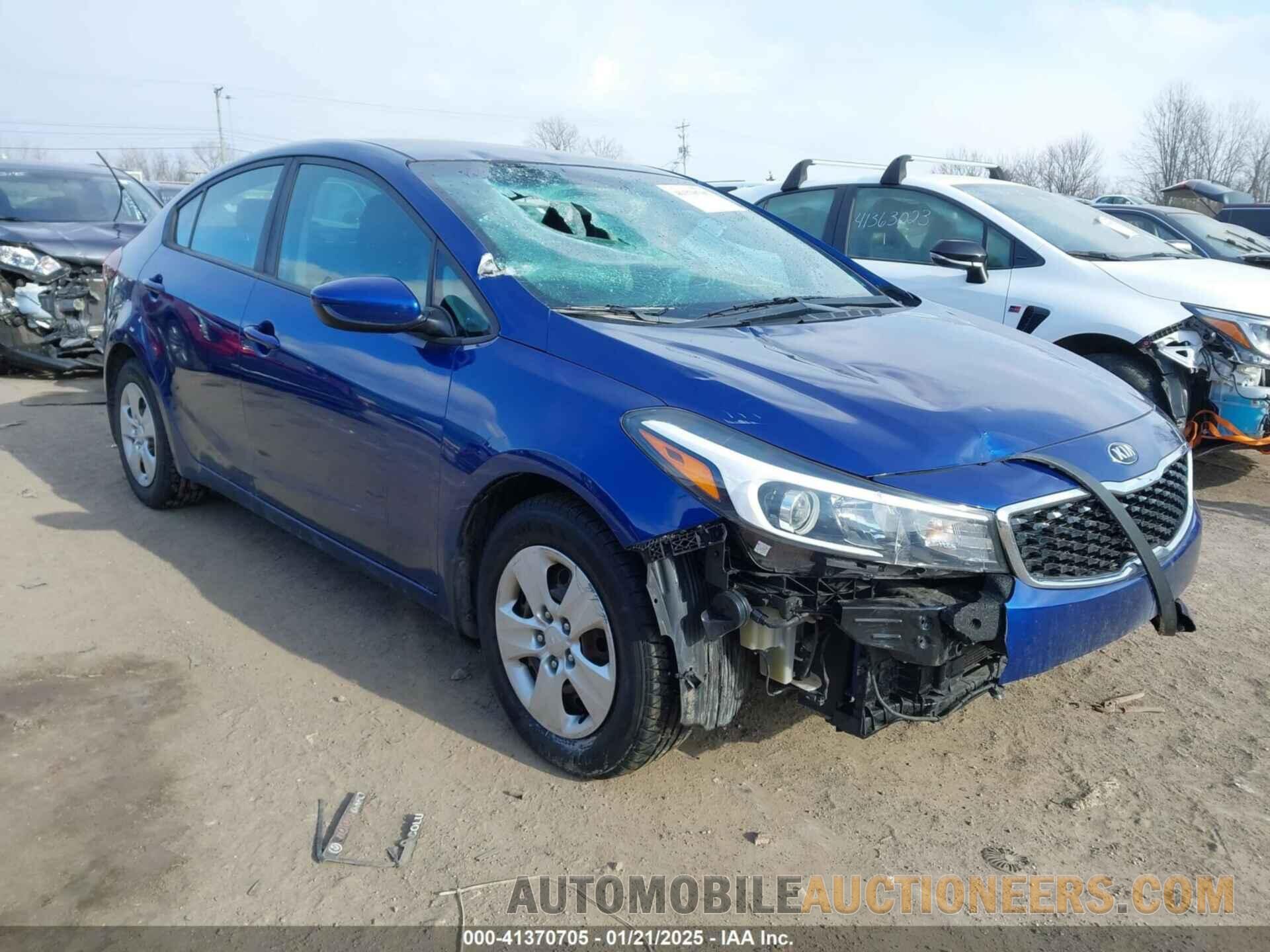 3KPFK4A79JE275687 KIA FORTE 2018