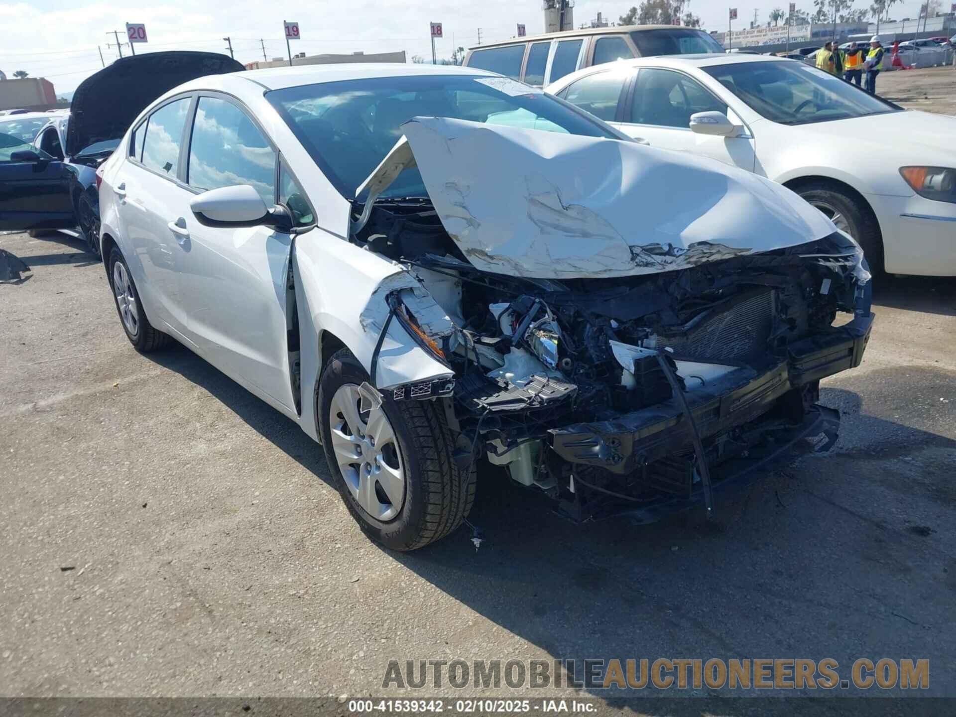 3KPFK4A7XHE011873 KIA FORTE 2017