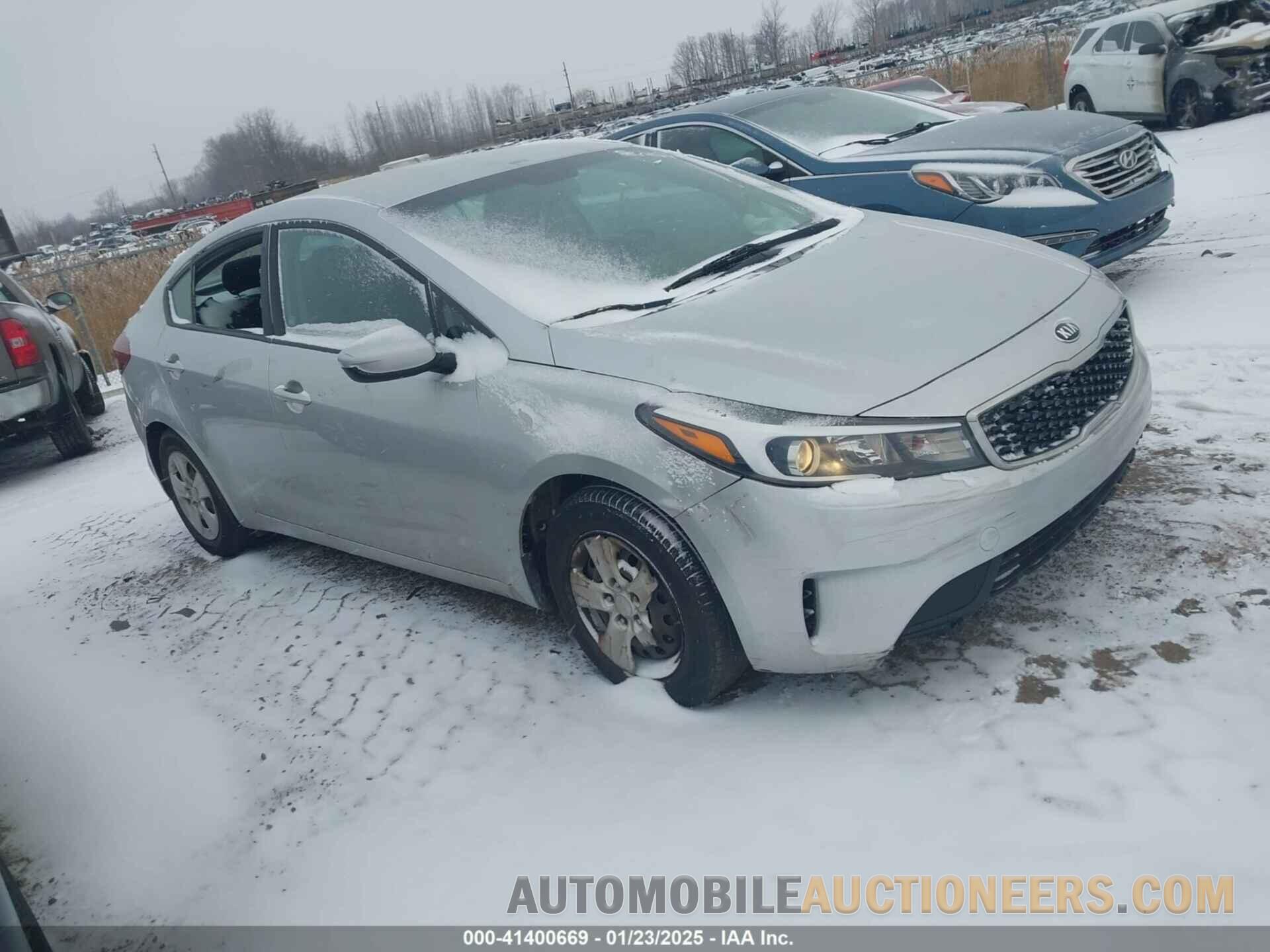 3KPFK4A7XHE012327 KIA FORTE 2017