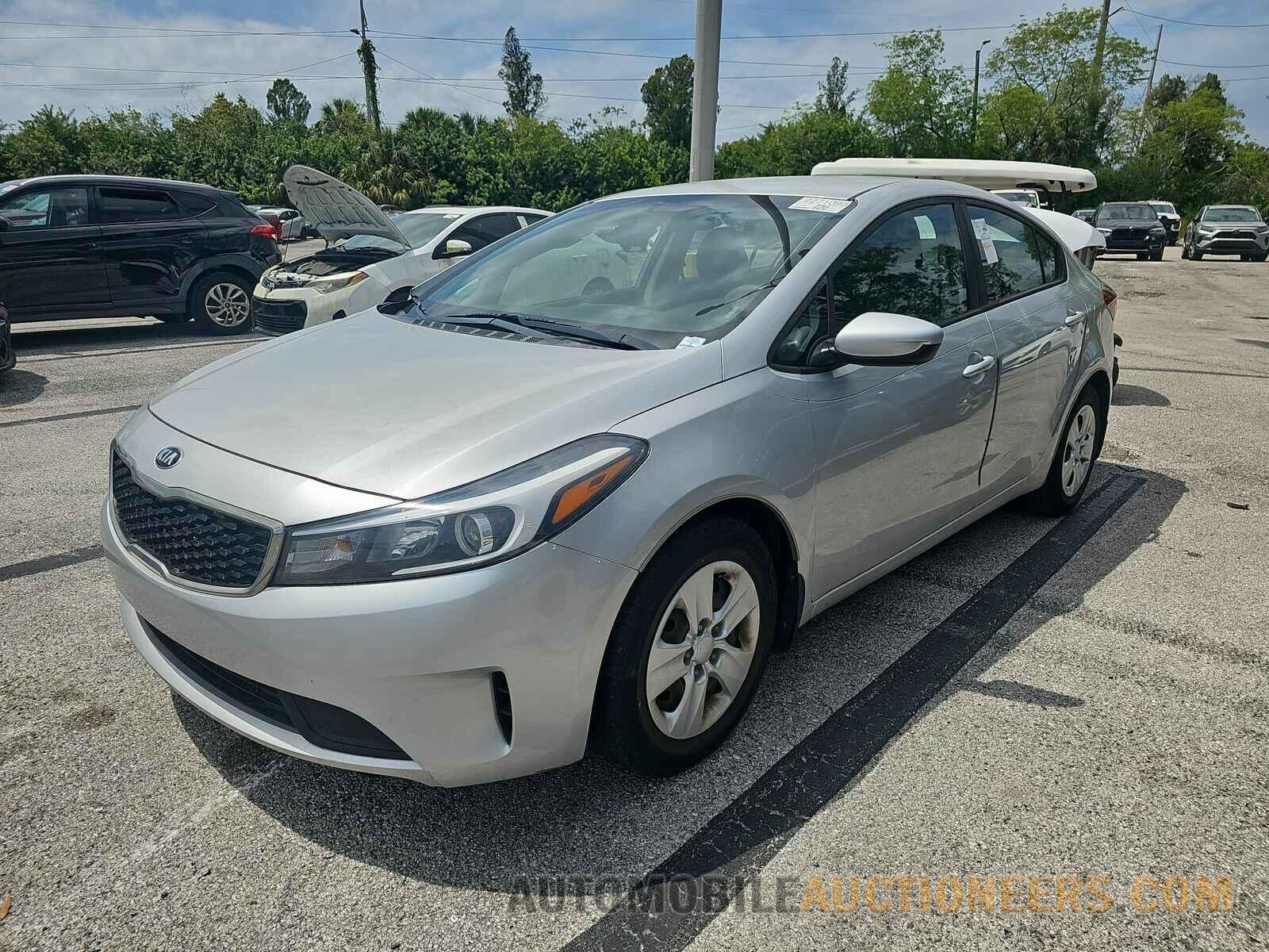 3KPFK4A7XJE228099 Kia Forte LX 2018