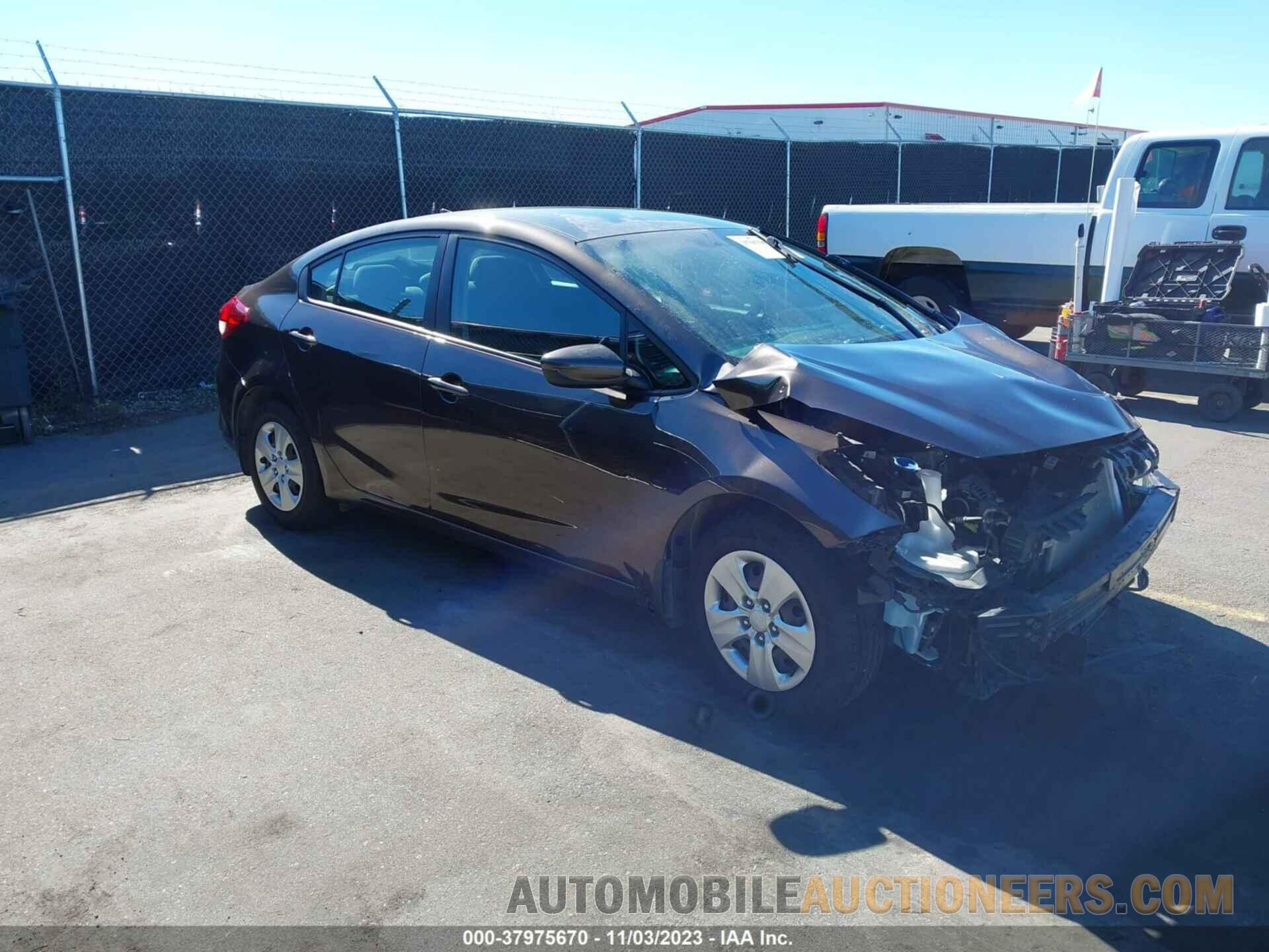 3KPFL4A74JE215085 KIA FORTE 2018