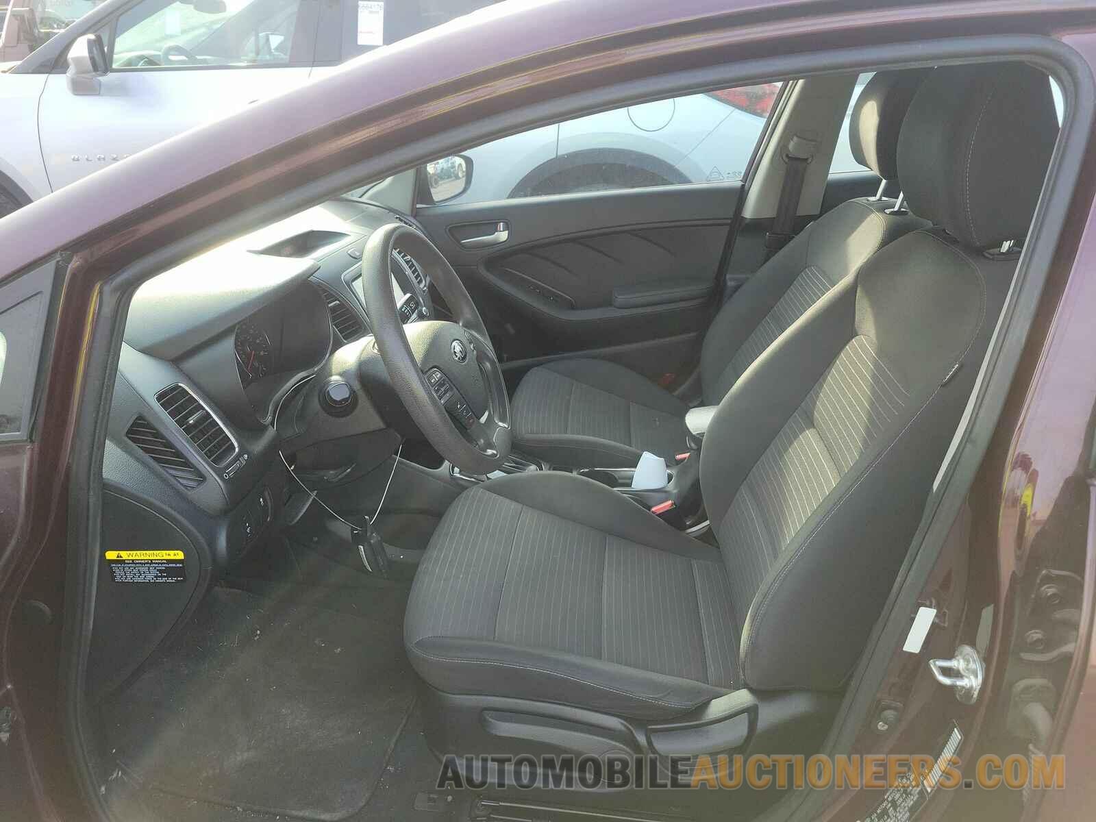 3KPFL4A74JE268966 Kia Forte LX 2018