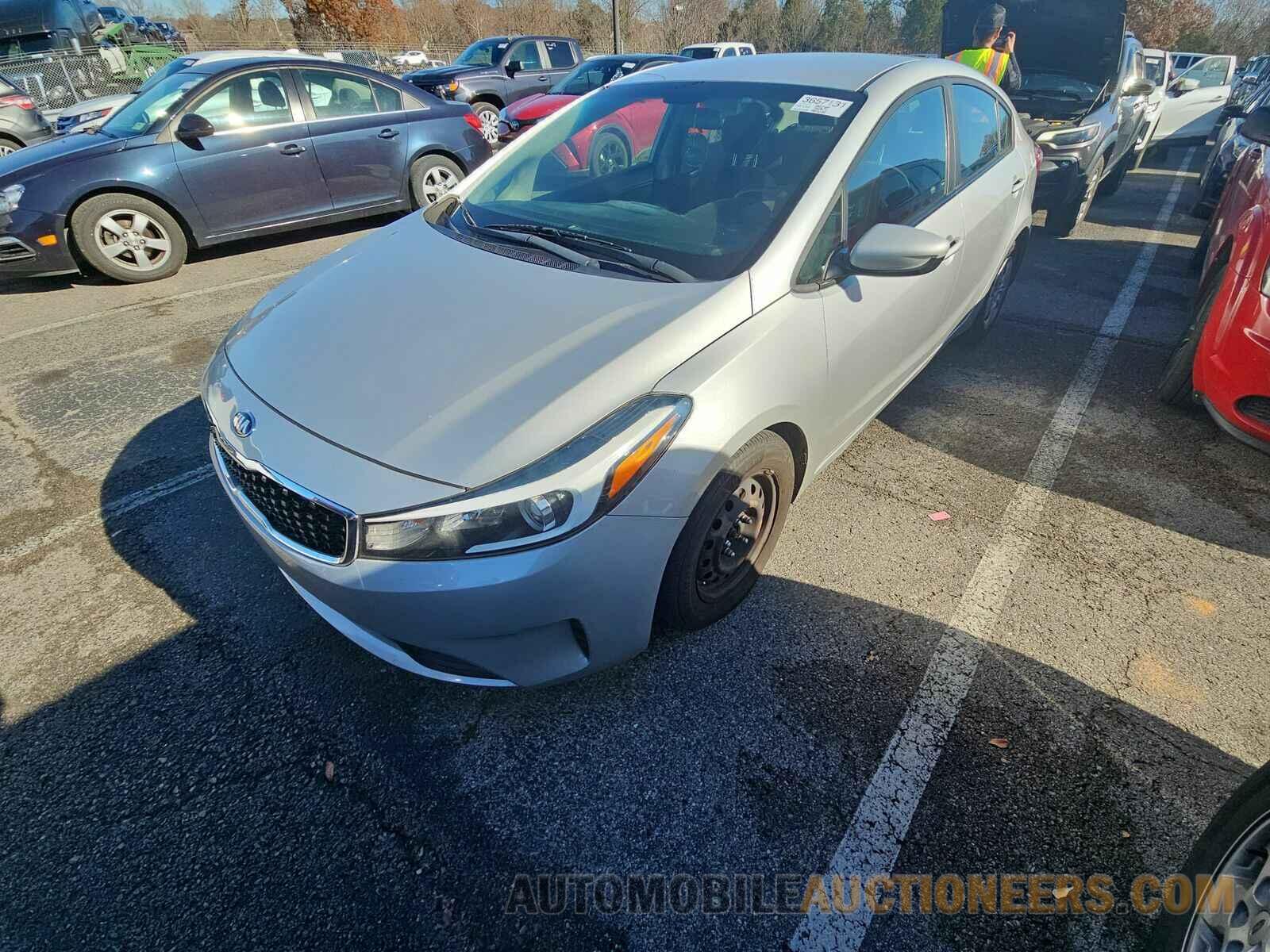 3KPFL4A75JE256597 Kia Forte LX 2018