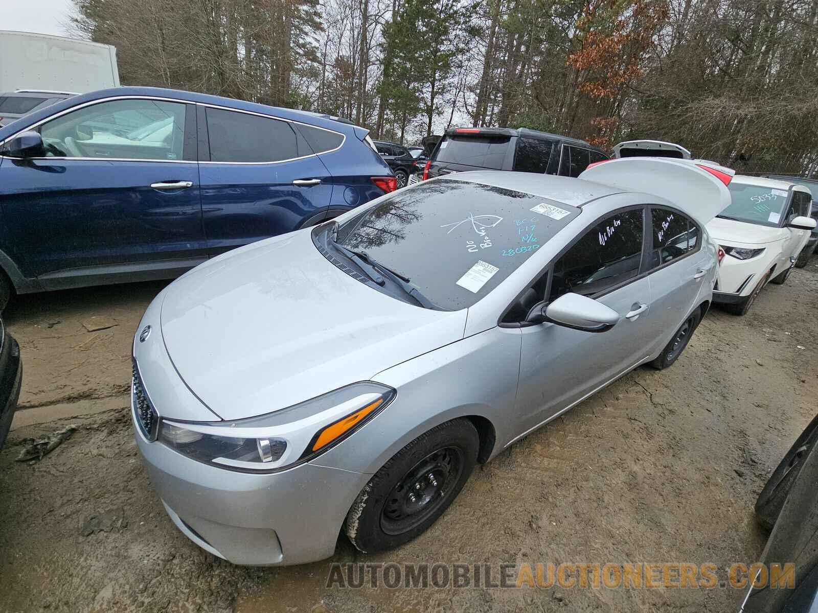 3KPFL4A75JE280320 Kia Forte 2018