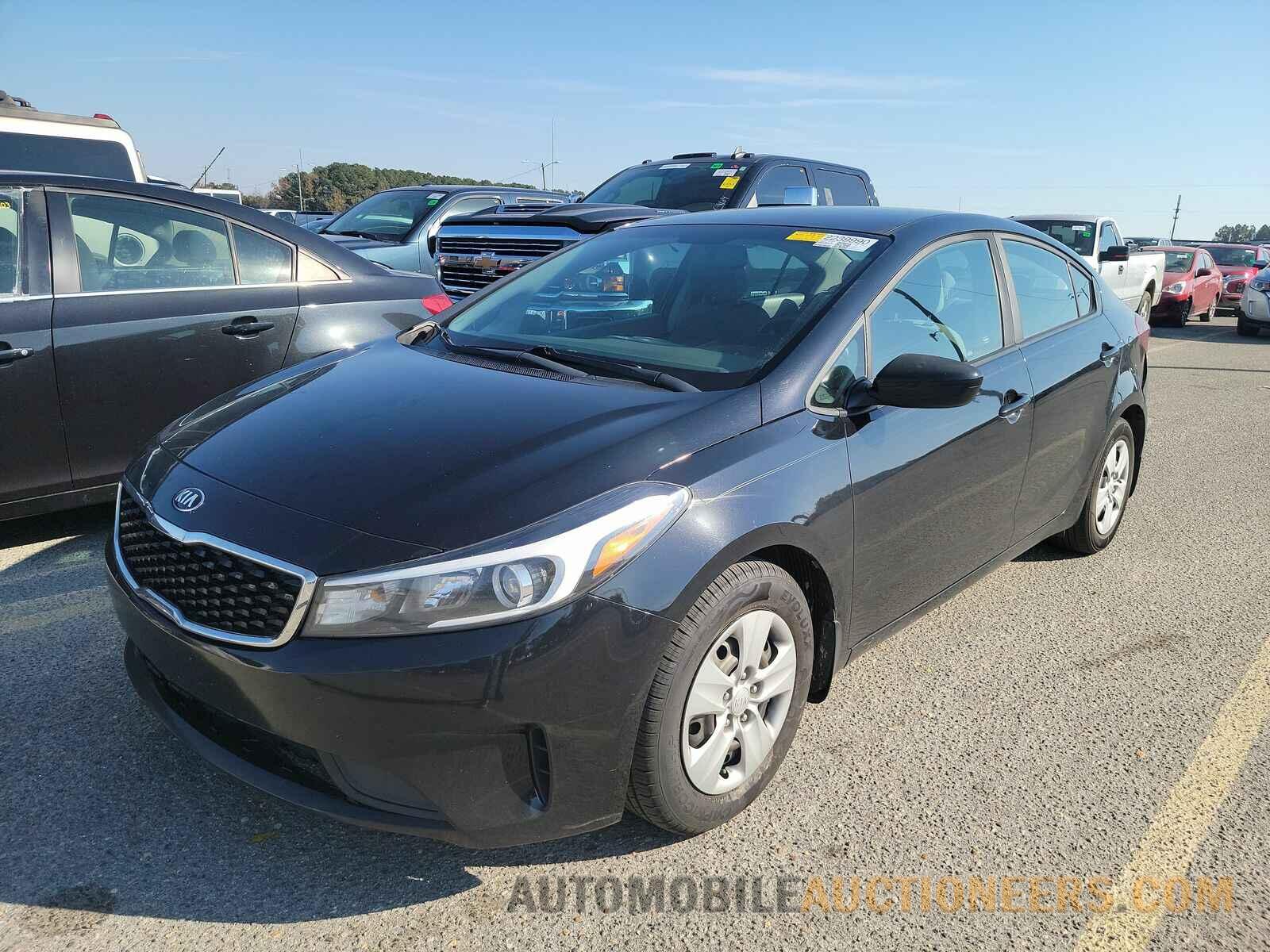 3KPFL4A76HE140562 Kia Forte LX 2017