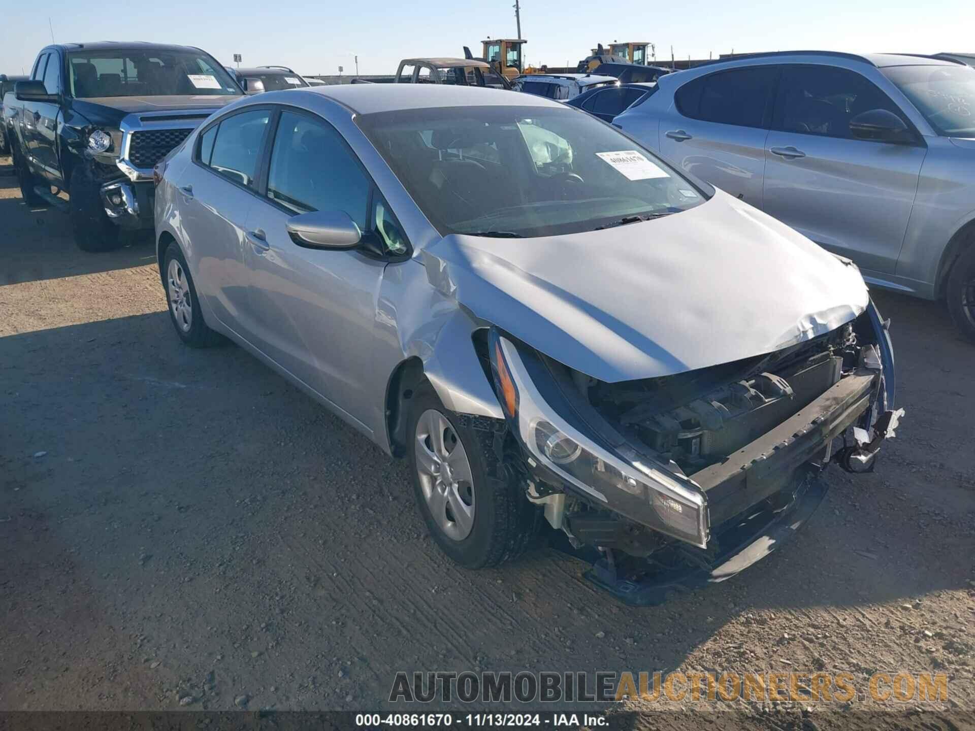 3KPFL4A78JE212710 KIA FORTE 2018