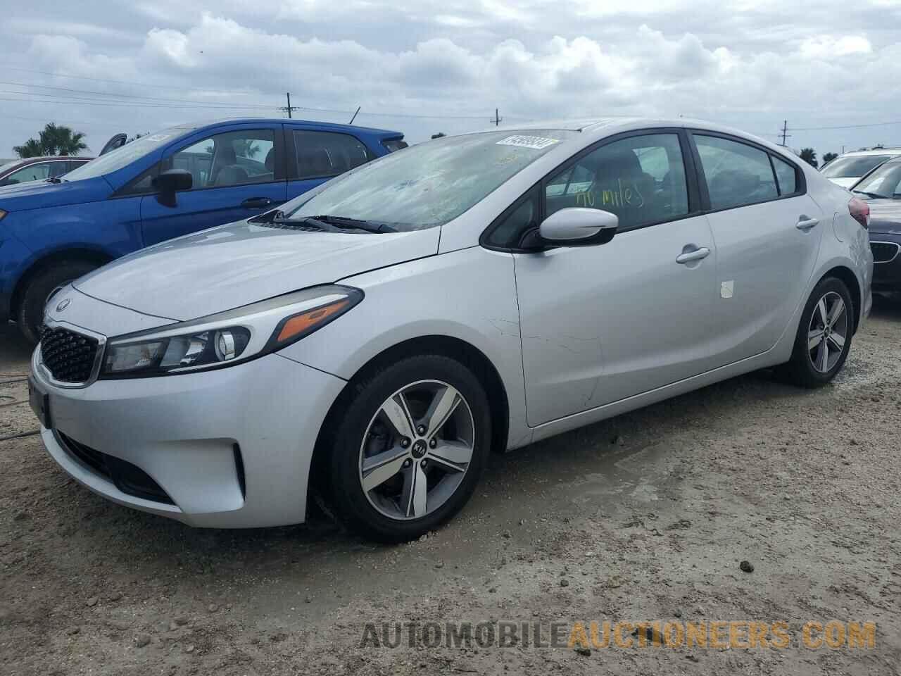 3KPFL4A78JE273491 KIA FORTE 2018