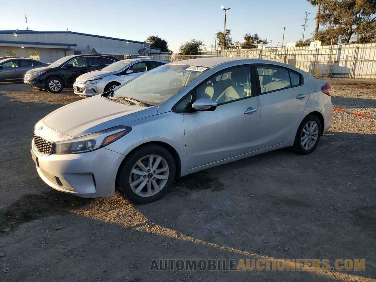 3KPFL4A79HE117518 KIA FORTE 2017