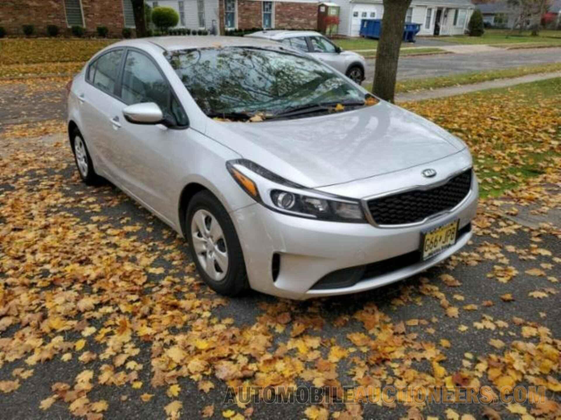 3KPFL4A79JE176929 KIA FORTE 2018