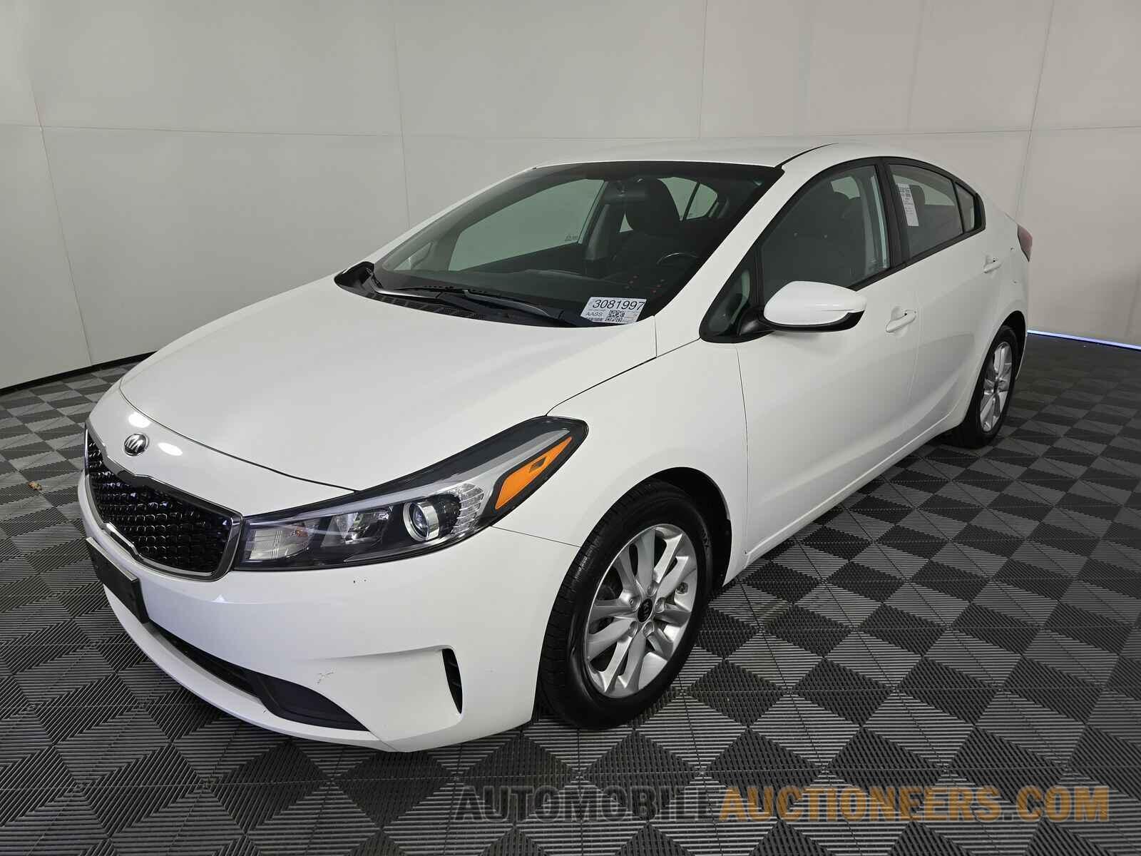 3KPFL4A7XHE011885 Kia Forte 2017