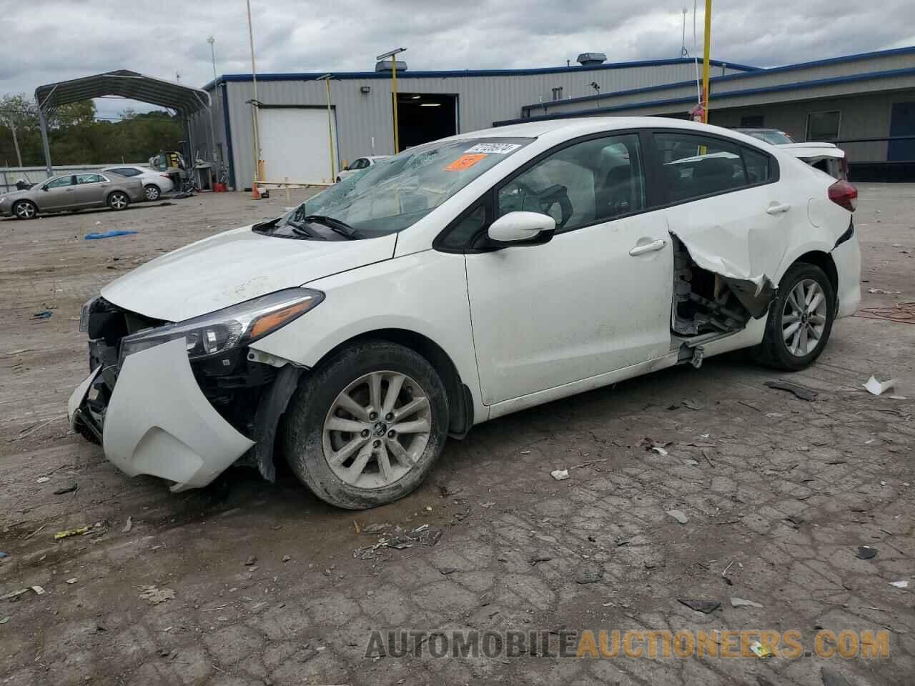 3KPFL4A7XHE033692 KIA FORTE 2017