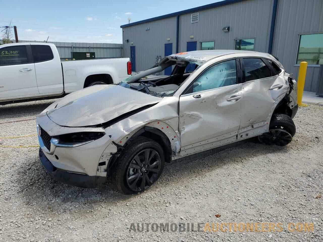 3MVDMBBM0RM638971 MAZDA CX30 2024