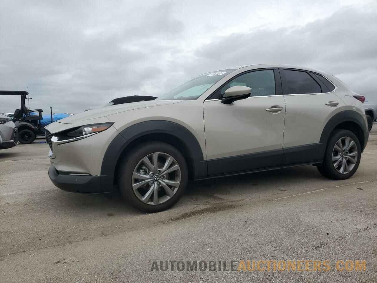 3MVDMBBM8PM508319 MAZDA CX30 2023