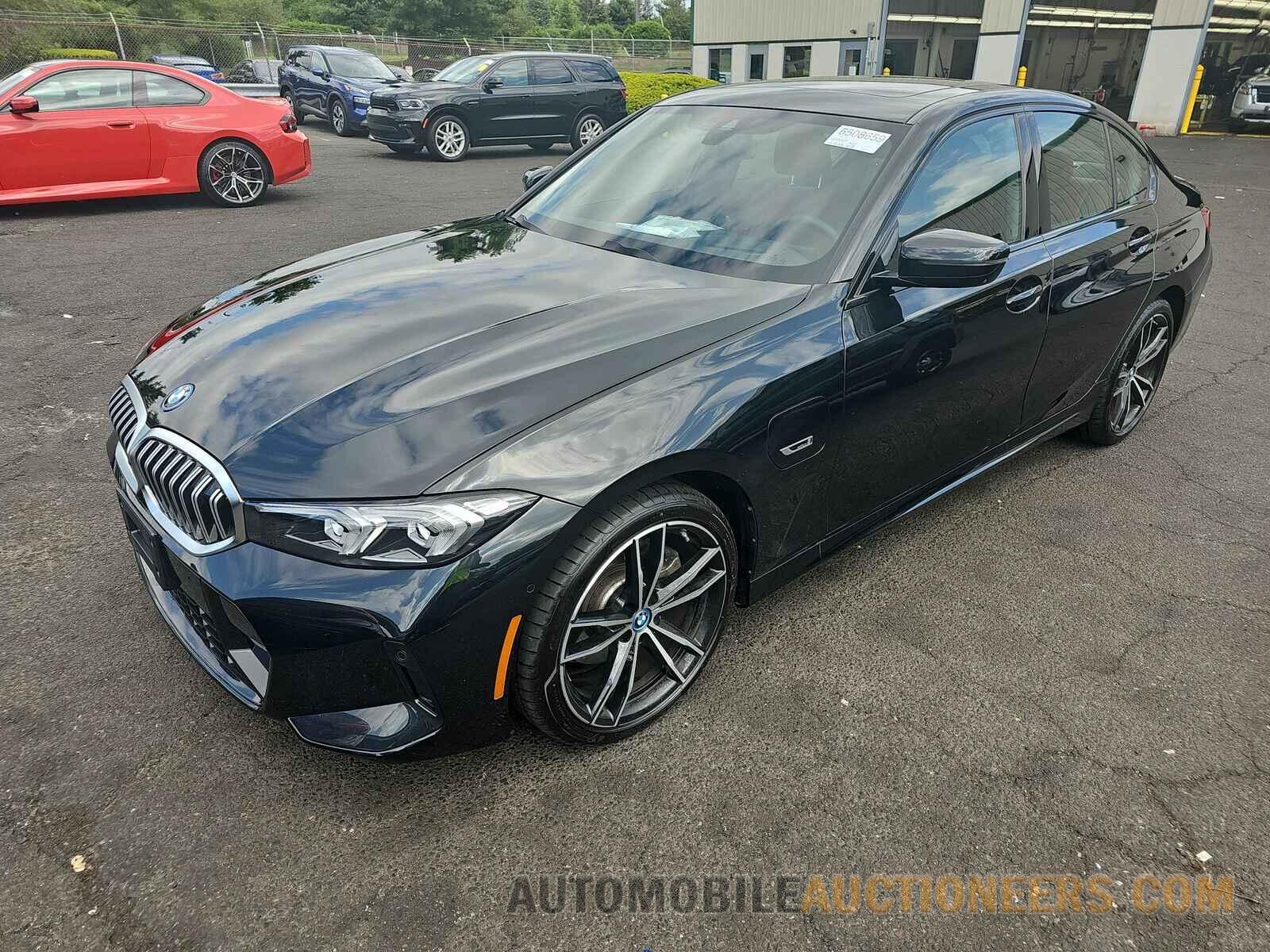 3MW39FF02P8D13321 BMW 3 Series 2023