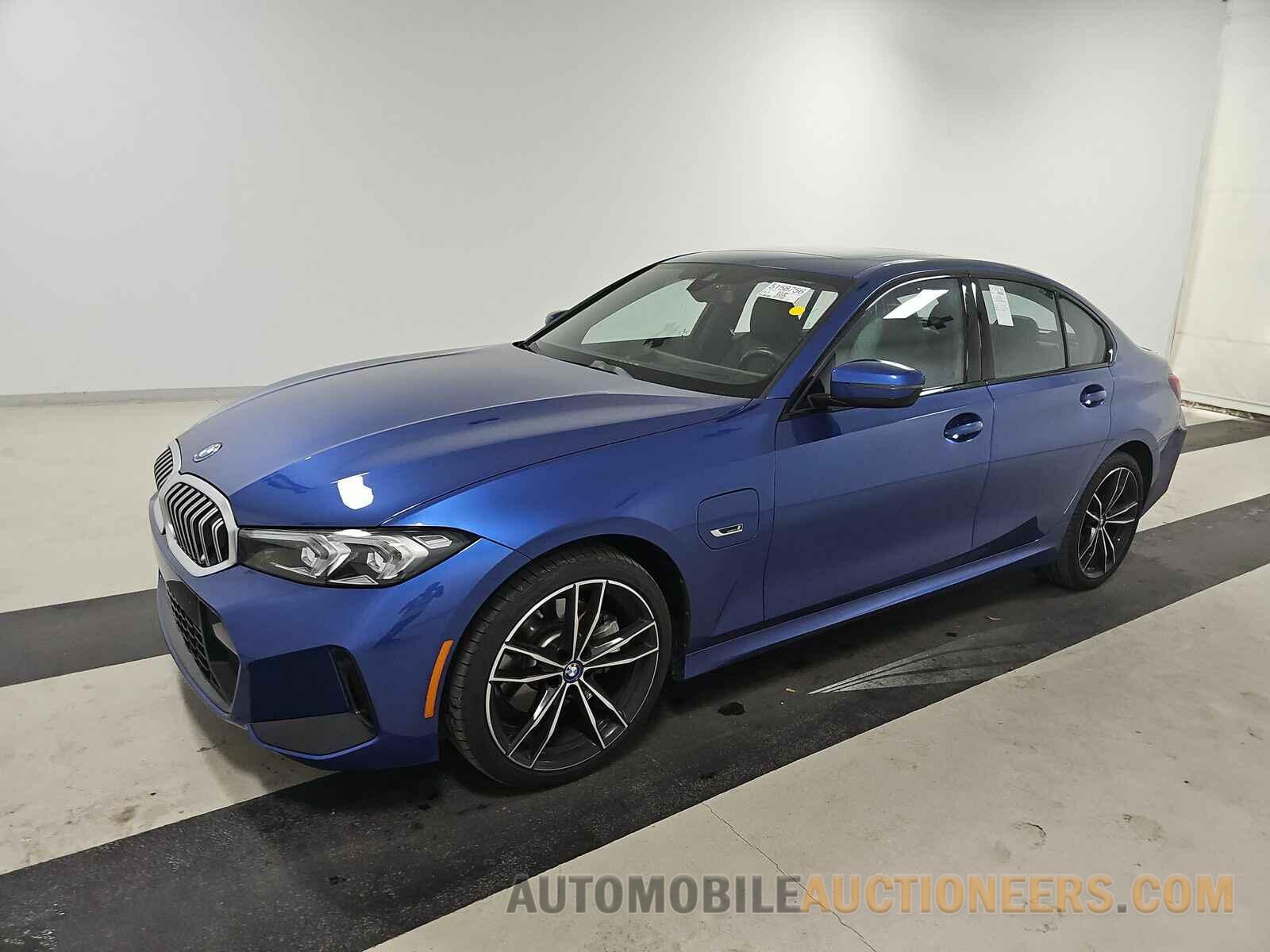 3MW39FF09P8D10271 BMW 3 Series 2023