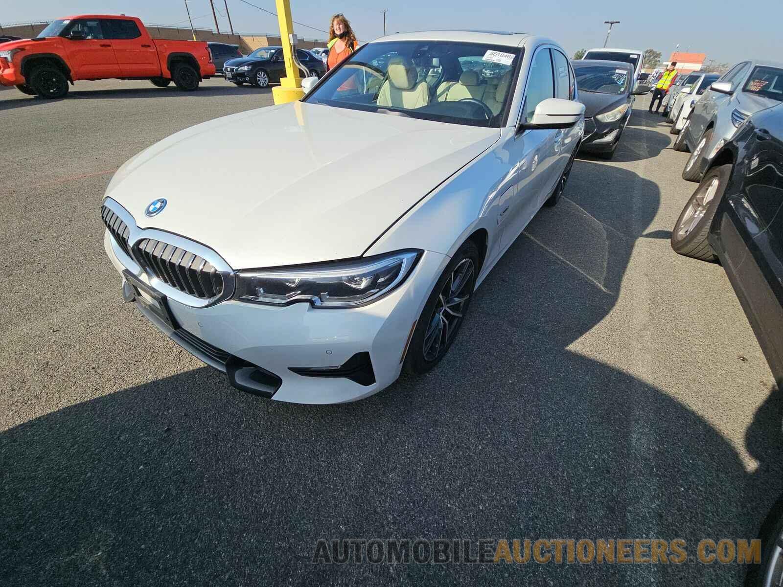 3MW5P9J00N8C78394 BMW 3 Series 2022