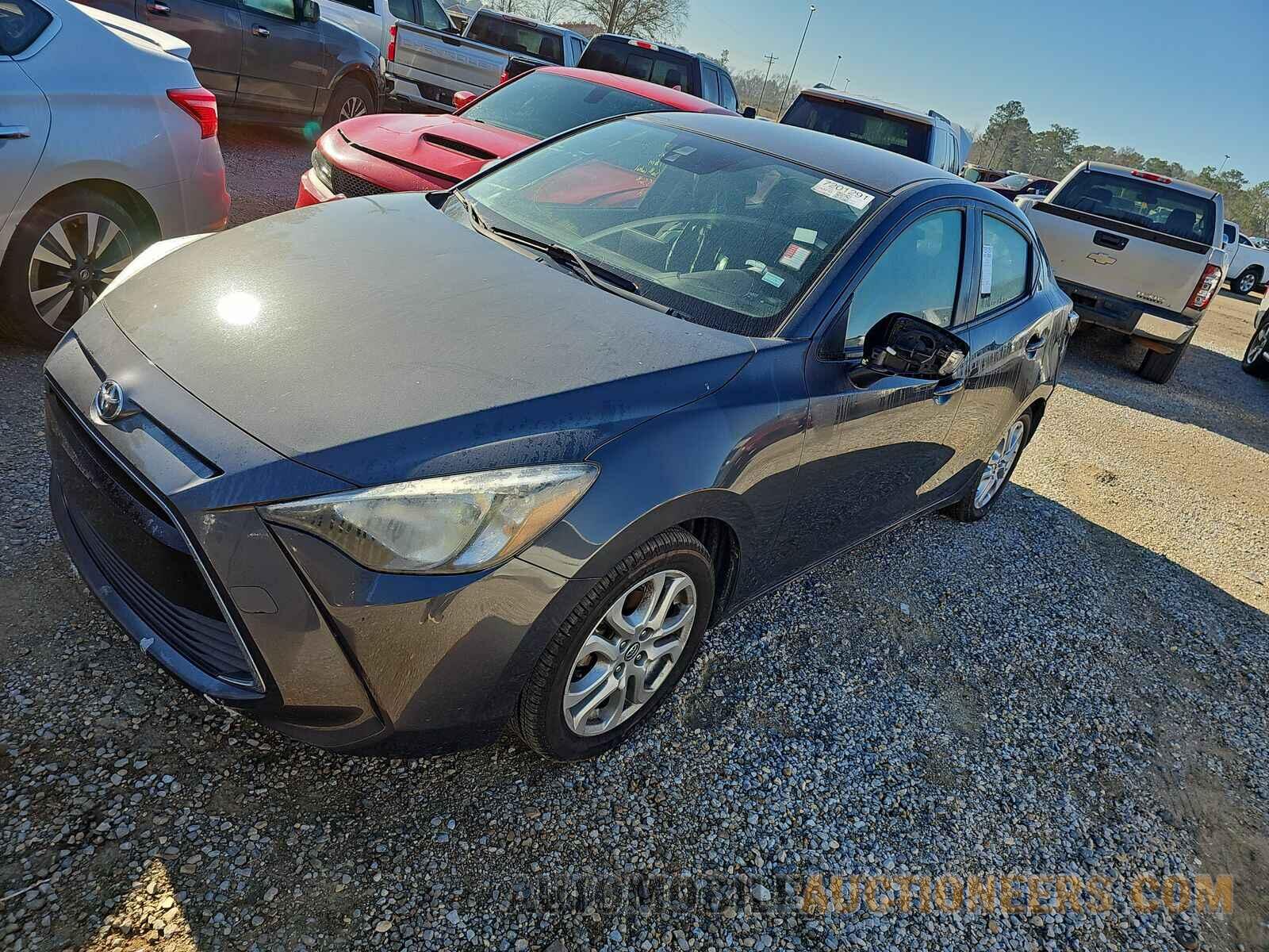 3MYDLBYV0HY178062 Toyota Yaris iA 2017