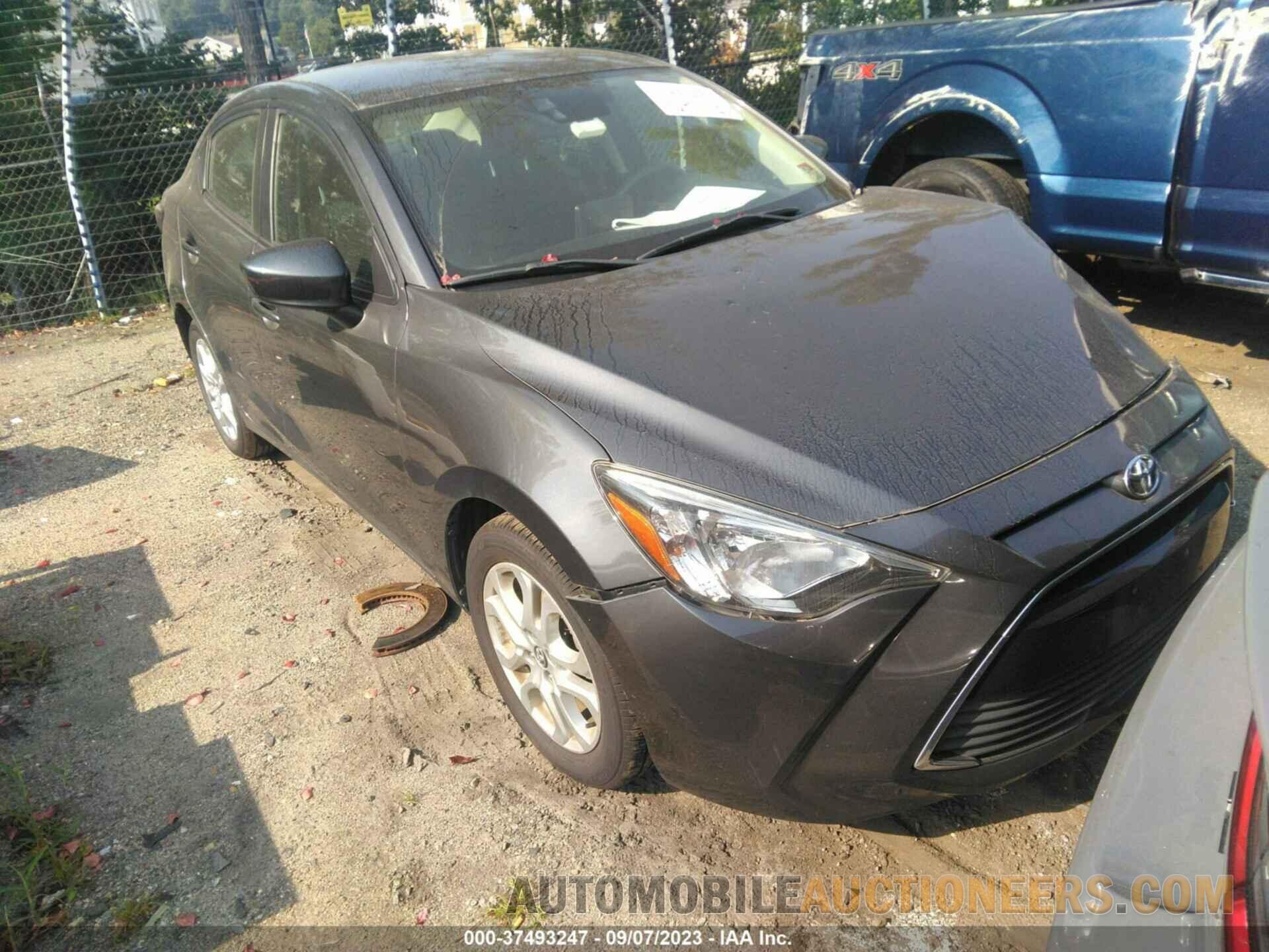 3MYDLBYV0JY308802 TOYOTA YARIS IA 2018