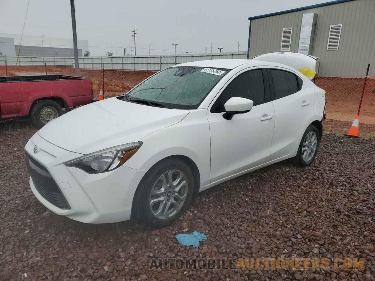 3MYDLBYV0JY309092 TOYOTA YARIS 2018