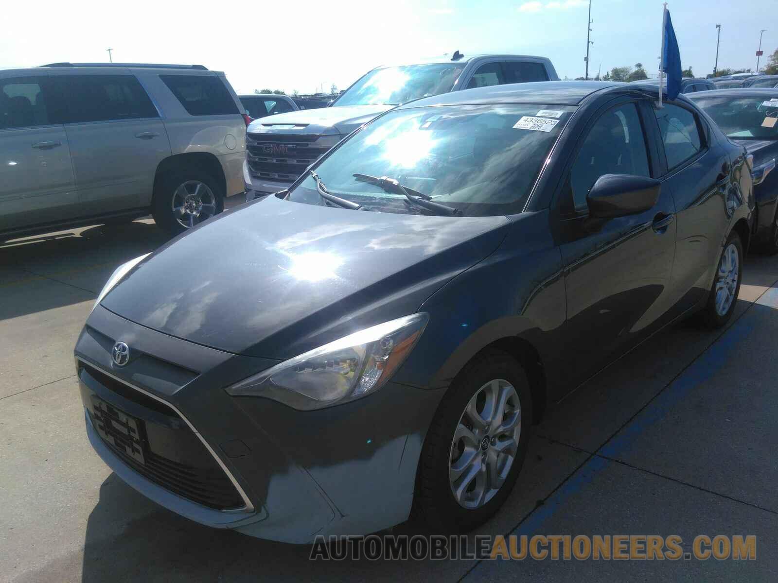 3MYDLBYV0JY321050 Toyota Yaris iA 2018