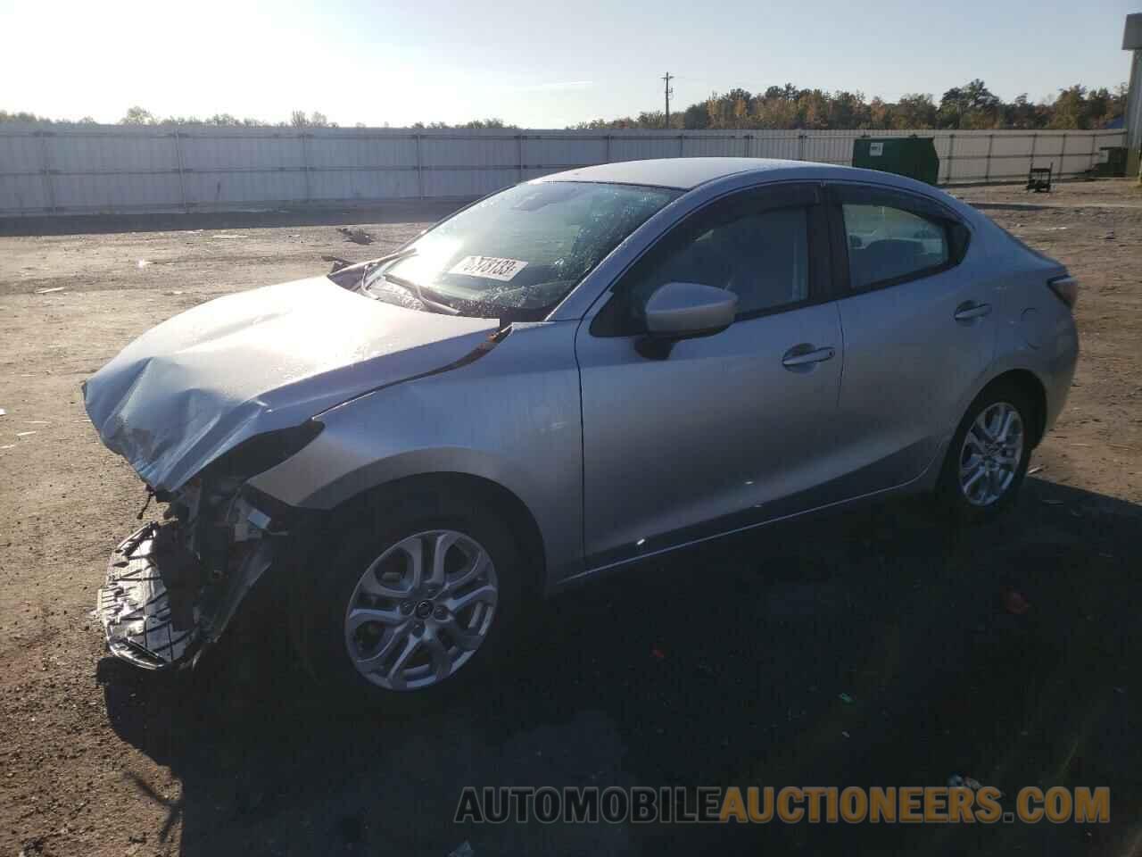 3MYDLBYV0JY323087 TOYOTA YARIS 2018