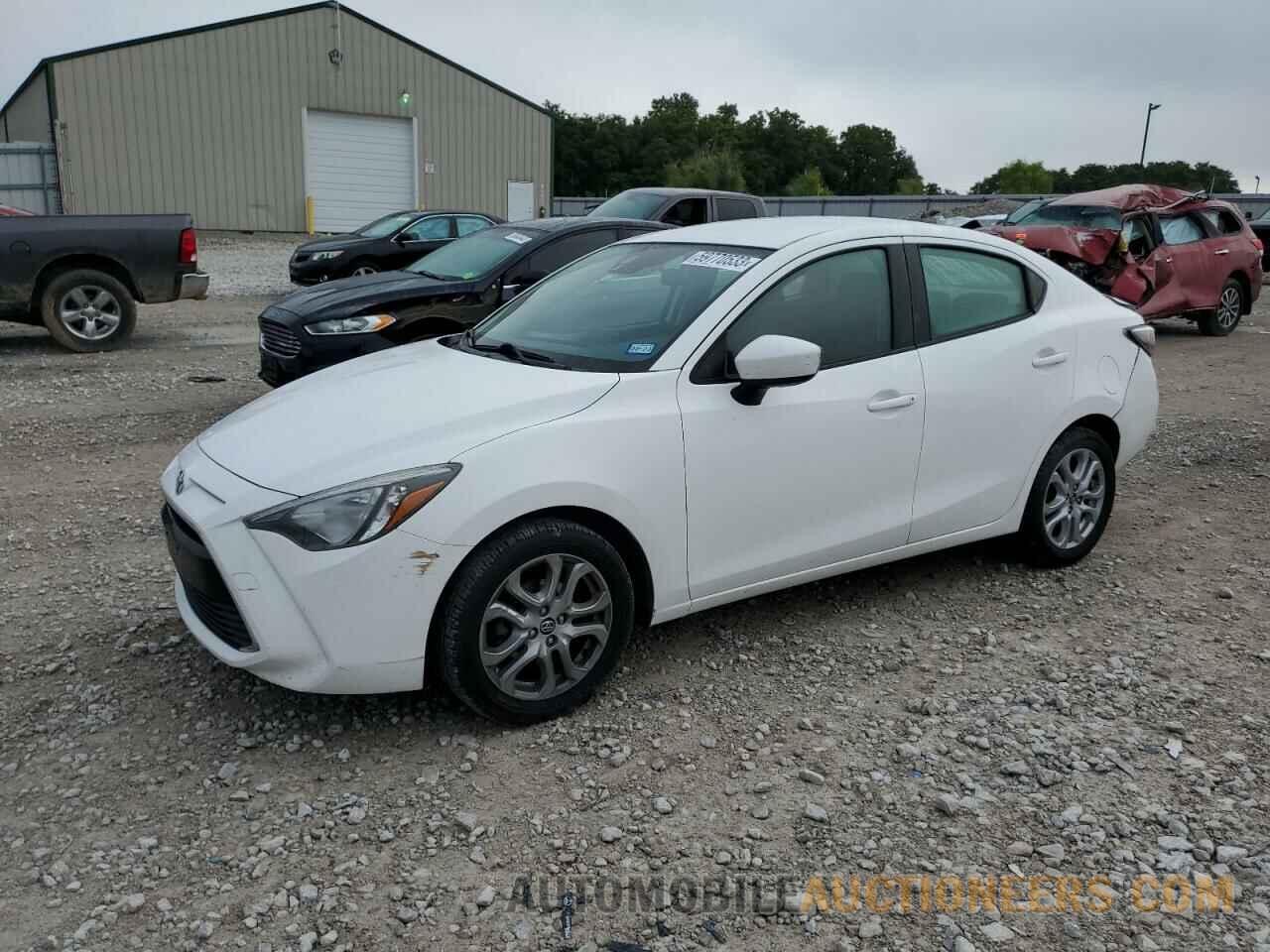 3MYDLBYV0JY330041 TOYOTA YARIS 2018