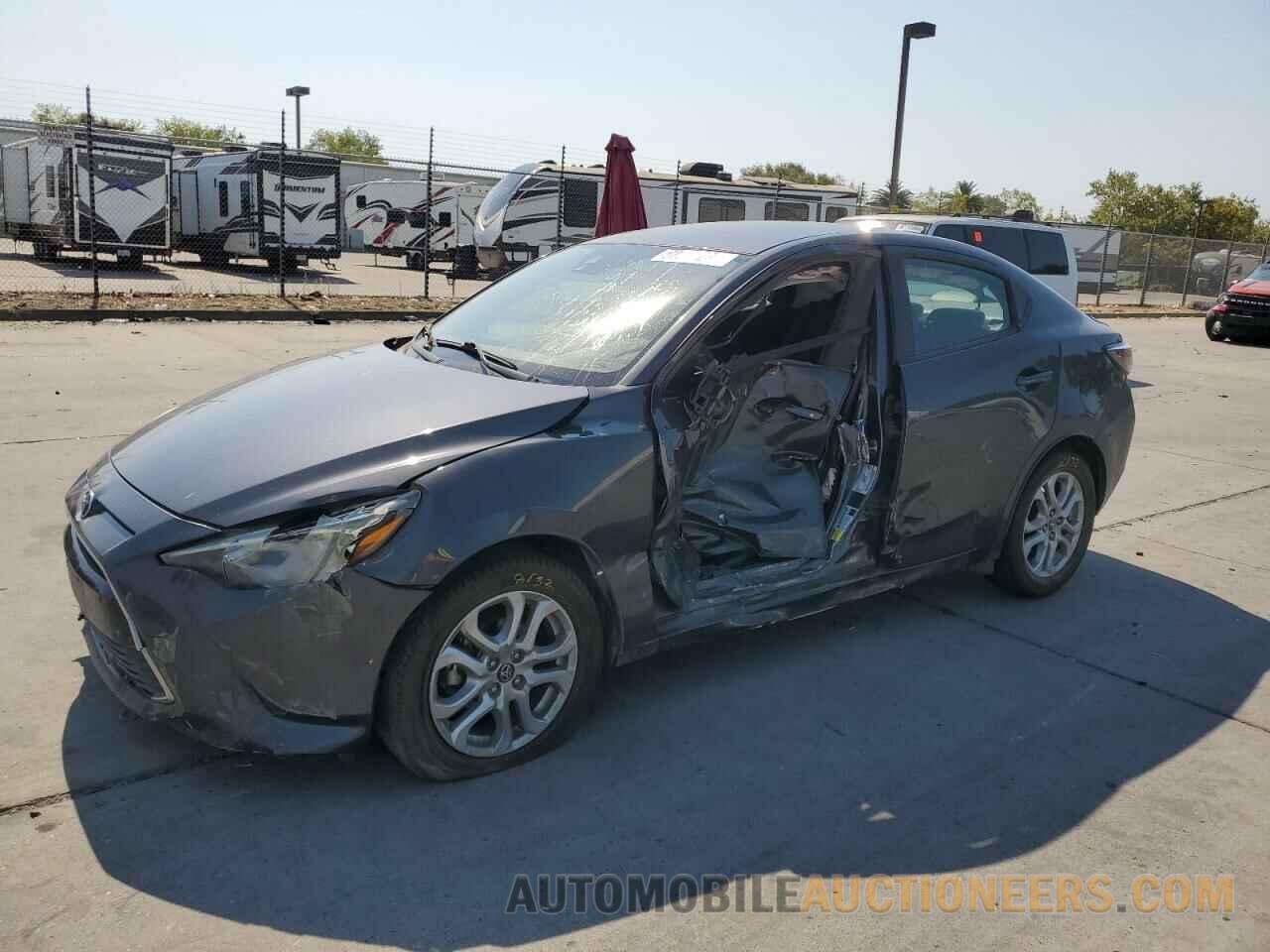 3MYDLBYV1HY180032 TOYOTA YARIS 2017