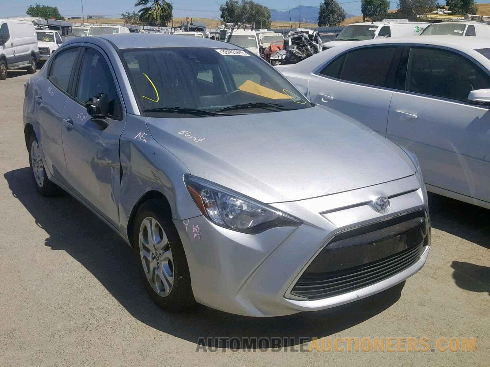 3MYDLBYV1JY331117 TOYOTA YARIS 2018