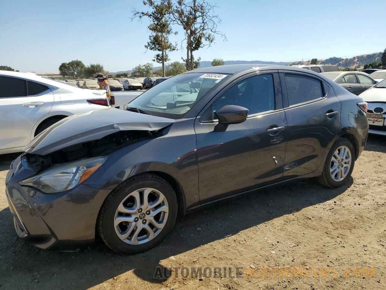 3MYDLBYV2HY172585 TOYOTA YARIS 2017