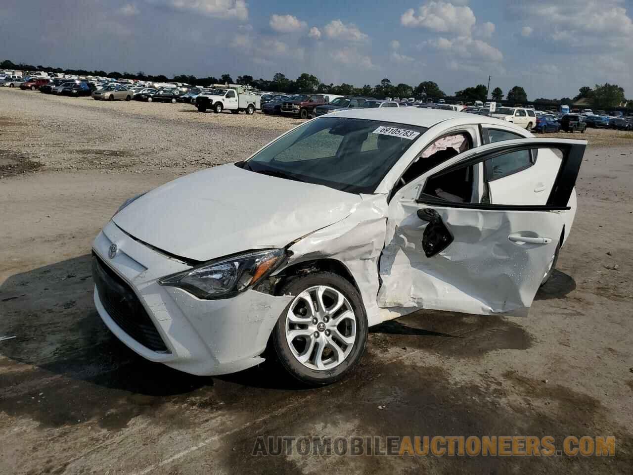 3MYDLBYV2HY181402 TOYOTA YARIS 2017