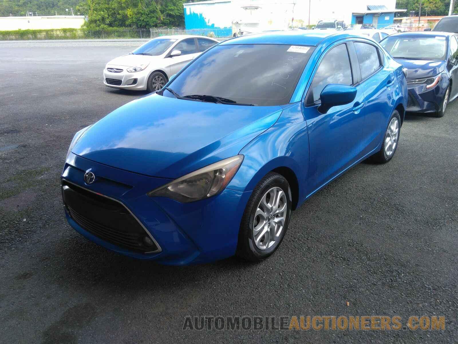 3MYDLBYV2JY300460 Toyota Yaris Sedan (CAN) 2018